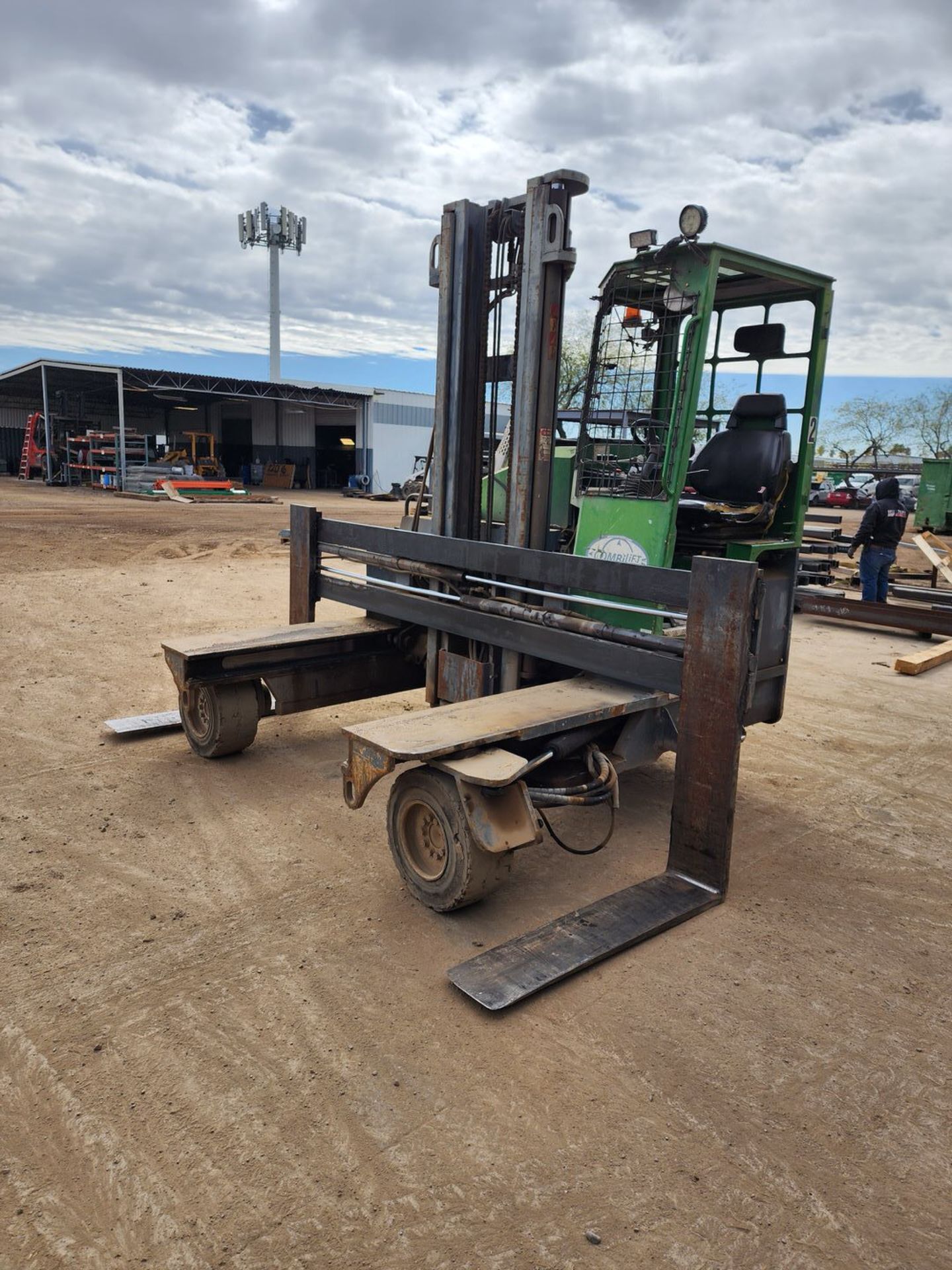 2007 Combi-Lift CL22100DA47 Multi-Directional Forklift 2-Stage Mast; Cap: 8,750lbs; Hrs: 6,994 (Loc: - Image 11 of 15