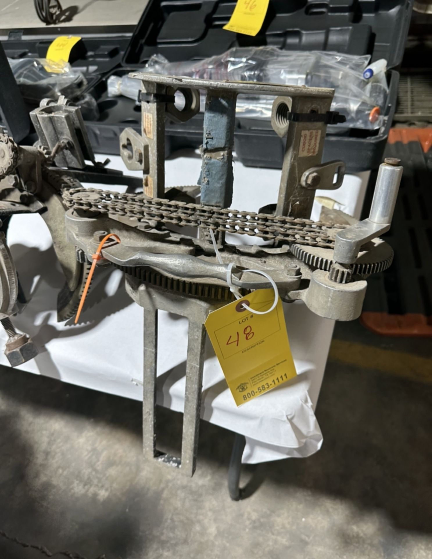 H&M Pipe Cutting Machine 2 R-0 8" (LOCATION: 3421 N Sylvania Ave, Ft Worth TX 76111)