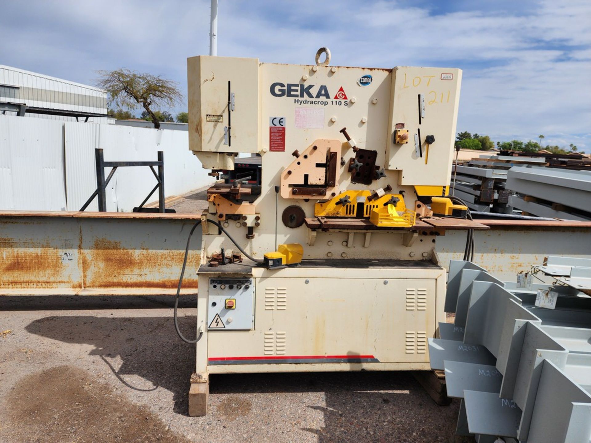 2016 Geka Hydracrop 110S 110 Ton Ironworker W/ (2) Foot Controllers (Loc: Chandler, AZ)