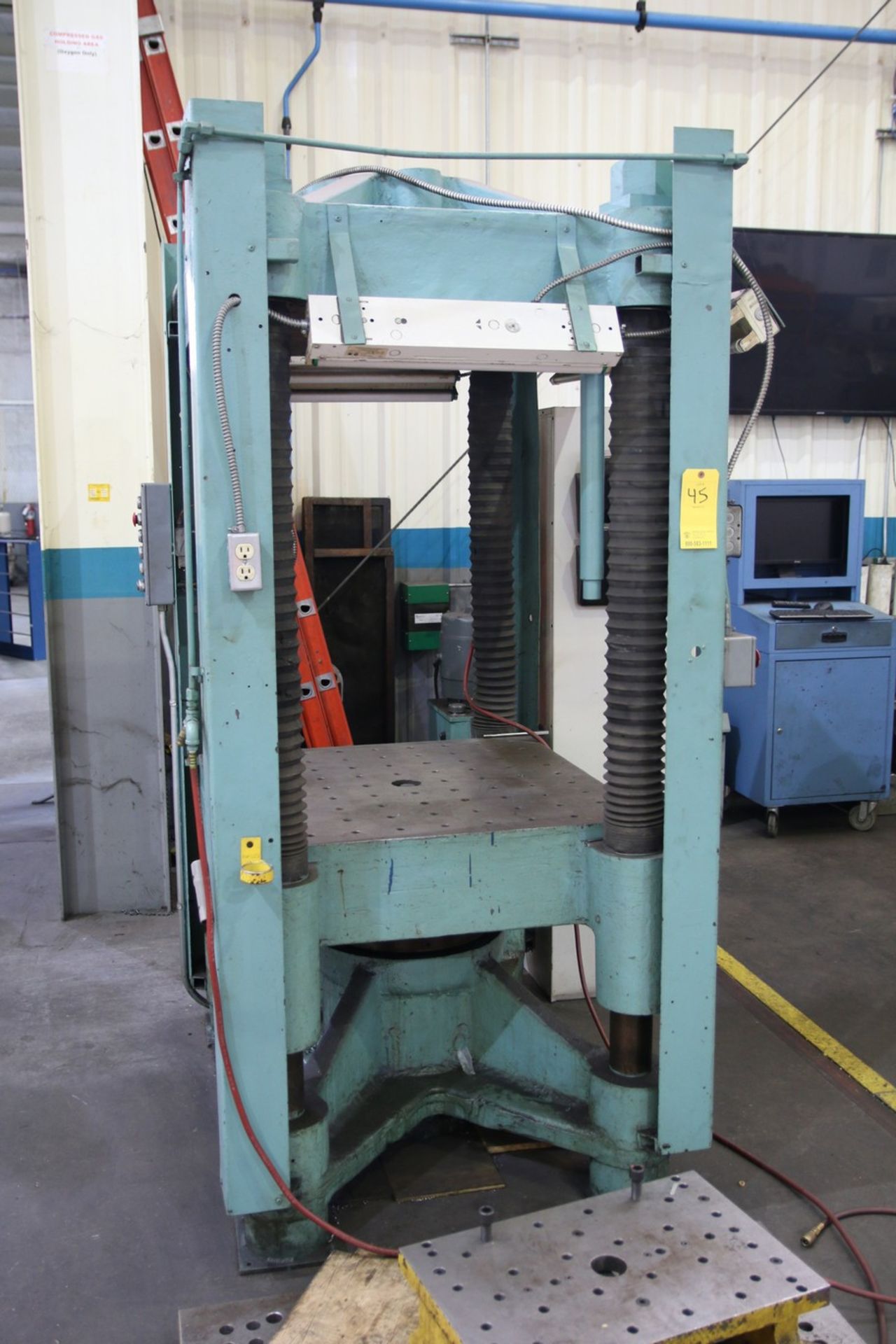 60 Ton 4-Post Hydraulic Spotting Press Includes (1) 15" x 24" and (1) 32" x 48" Setup Table