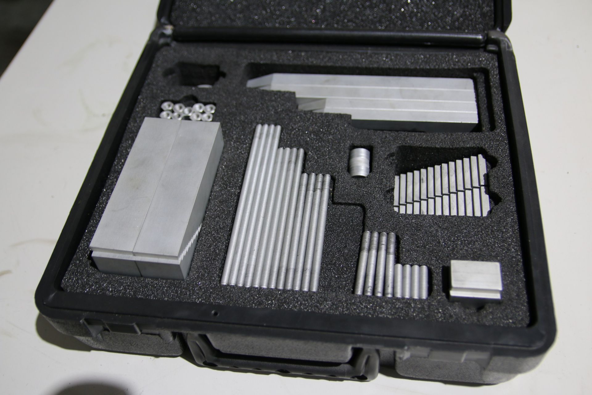 Proceq Proceq Equotip Hardness Tester Kit - Image 2 of 2