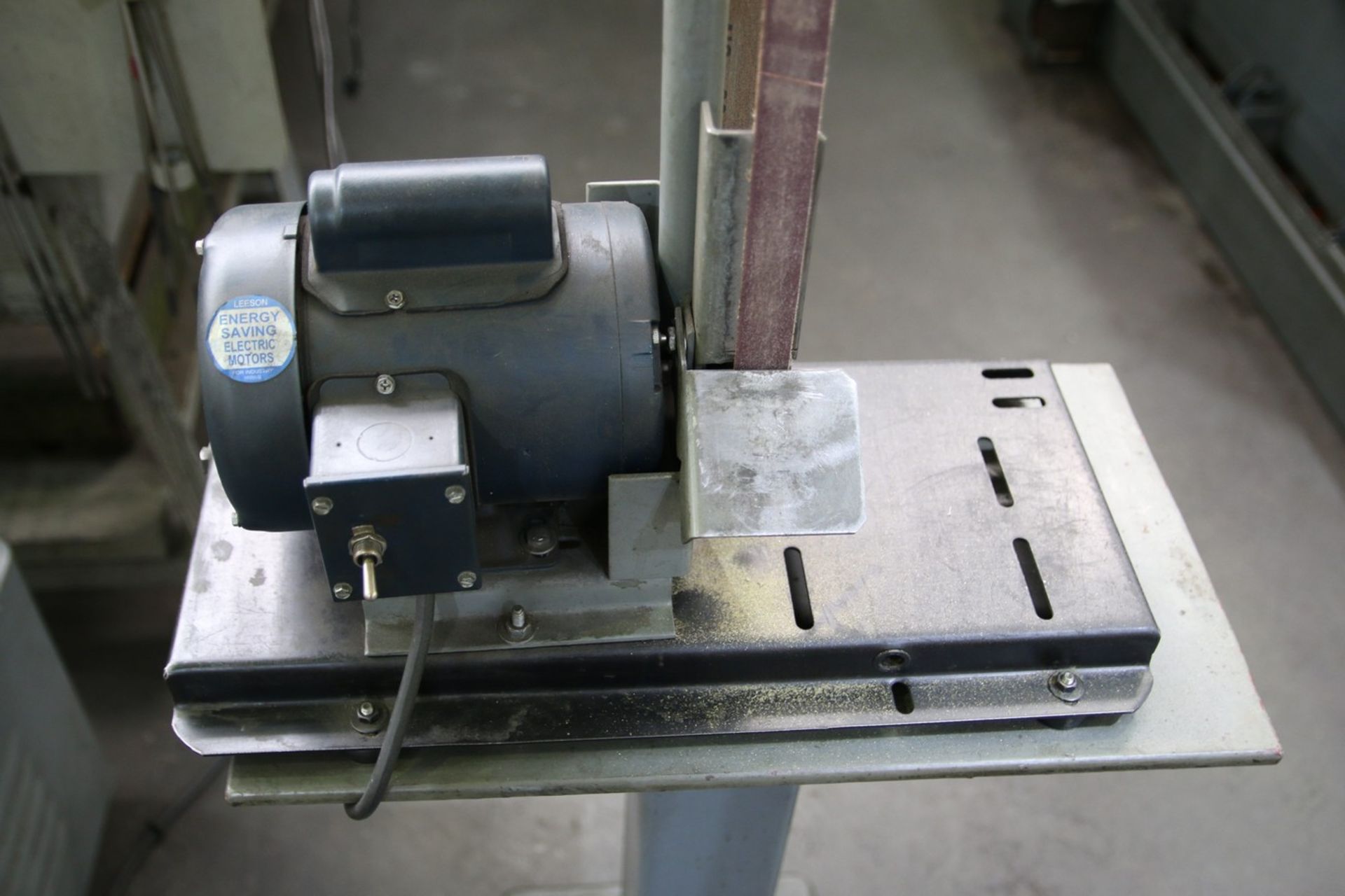 Kalamazoo Kalamazoo Vertical Belt Sander with Platform Stand - Image 2 of 3