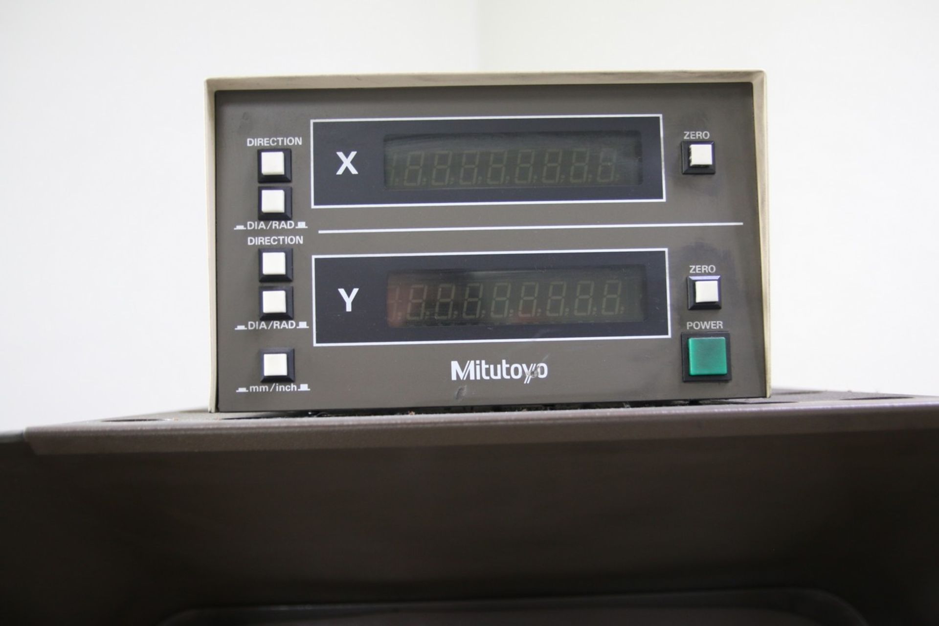 Mitutoyo PH350 Mitutoyo PH350 Profile Projector Linear Scales, 10x Lens, X-Y Digital Readout - Image 4 of 7