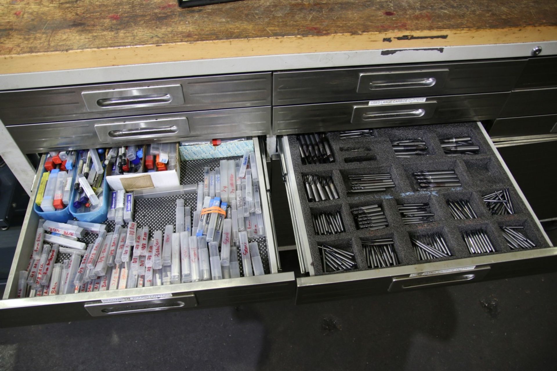 Ultra HD Ultra HD Rolling Tool Chest/Cabinet with Contents Contents Include Taps, New and Used - Image 7 of 9