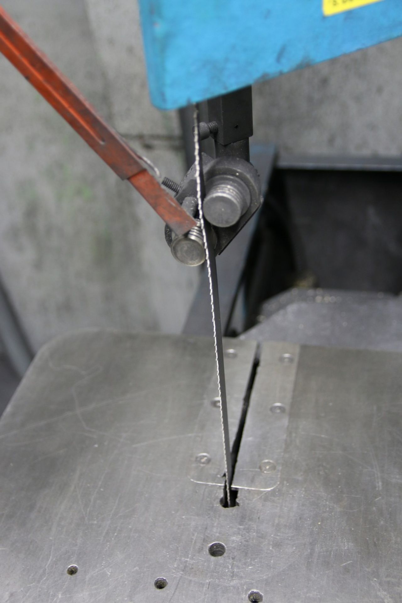 Roll-In Roll-In Gravity Feed Vertical Band Saw 1 HP, 45 Degree Vise Miter at Maximum - Image 3 of 5