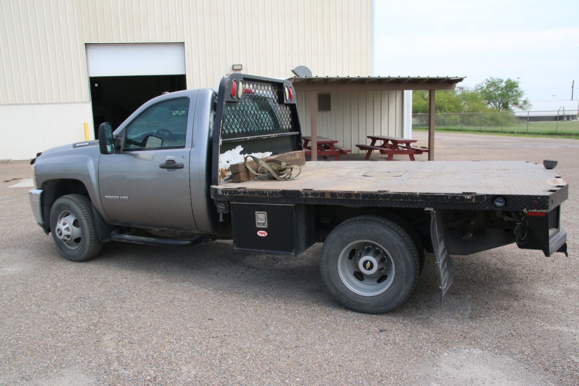 2013 Chevy 3500HD Chevy Silverado 3500HD Work Truck Good Tires, Good Interior, Automatic, 173,396 - Image 2 of 14