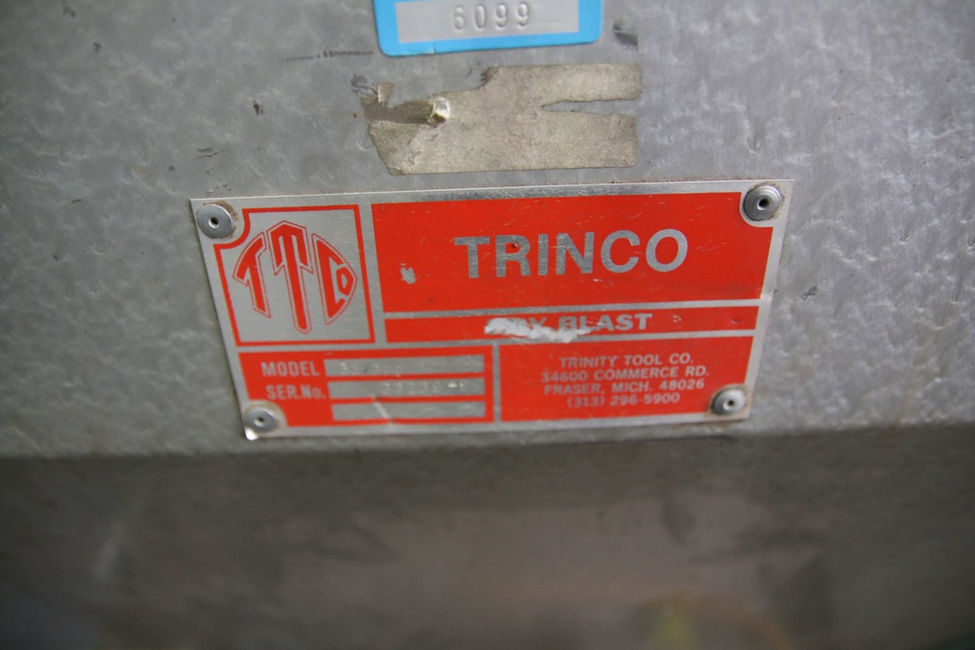 Trinco 36/BP2 Trinco 36/BP2 Dry Blast Sand Blasting Cabinet 38" x 24" 64" H, with Dust Collector - Image 4 of 4