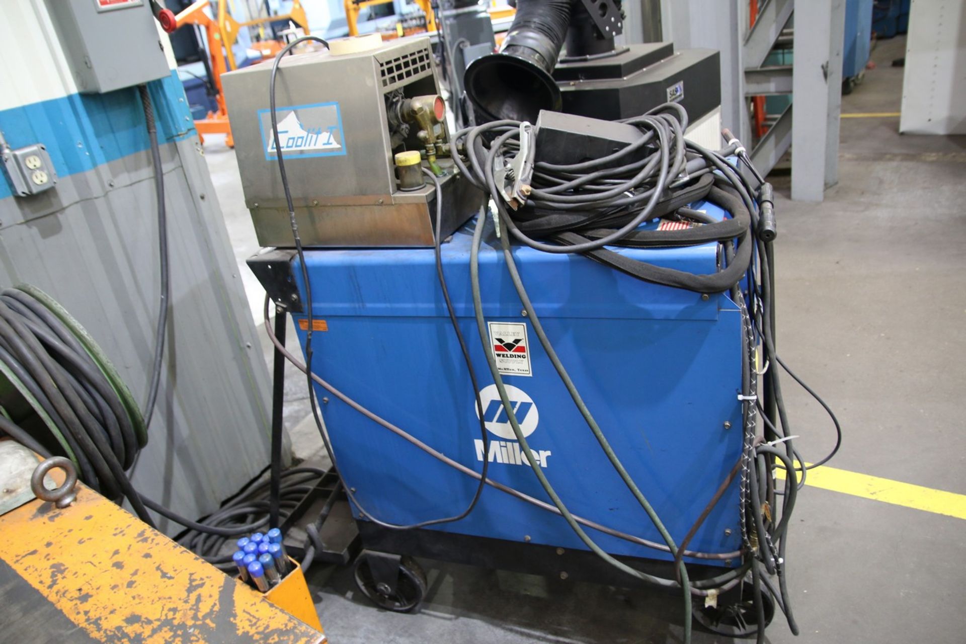 Miller 330ST Miller 330ST Aircrafter Arc Welder With Coolit 1 Coolant Circulator, Cart and Other - Image 2 of 5