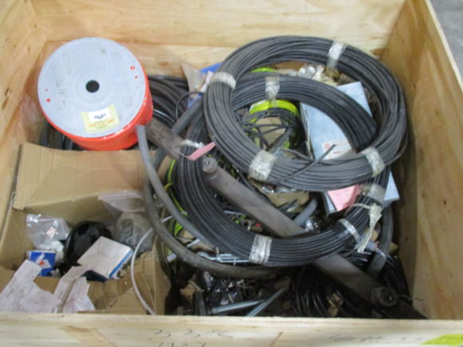 WOODEN CRATE W/ ASSORT WIRING, HOSE, FASTENERS & MISC - Bild 2 aus 2