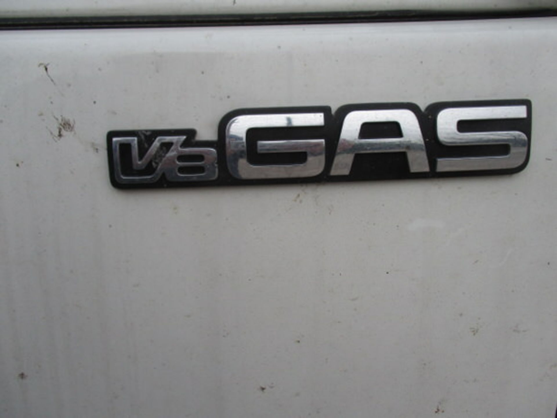 2022 ISUZU NRR GLASS TRUCK, GAS ENGINE, AUTO TRANS, AC, OD READS: 14,464 MILES, VIN: - Image 17 of 27