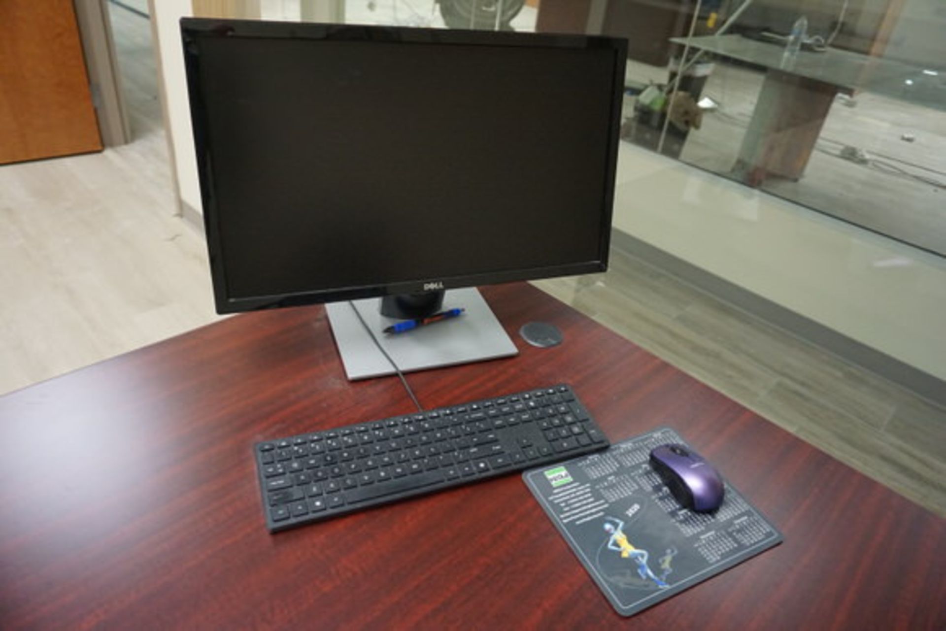 EXECUTIVE DESK, OFFICE CHAIR, COMPUTER MONITOR - Image 2 of 3