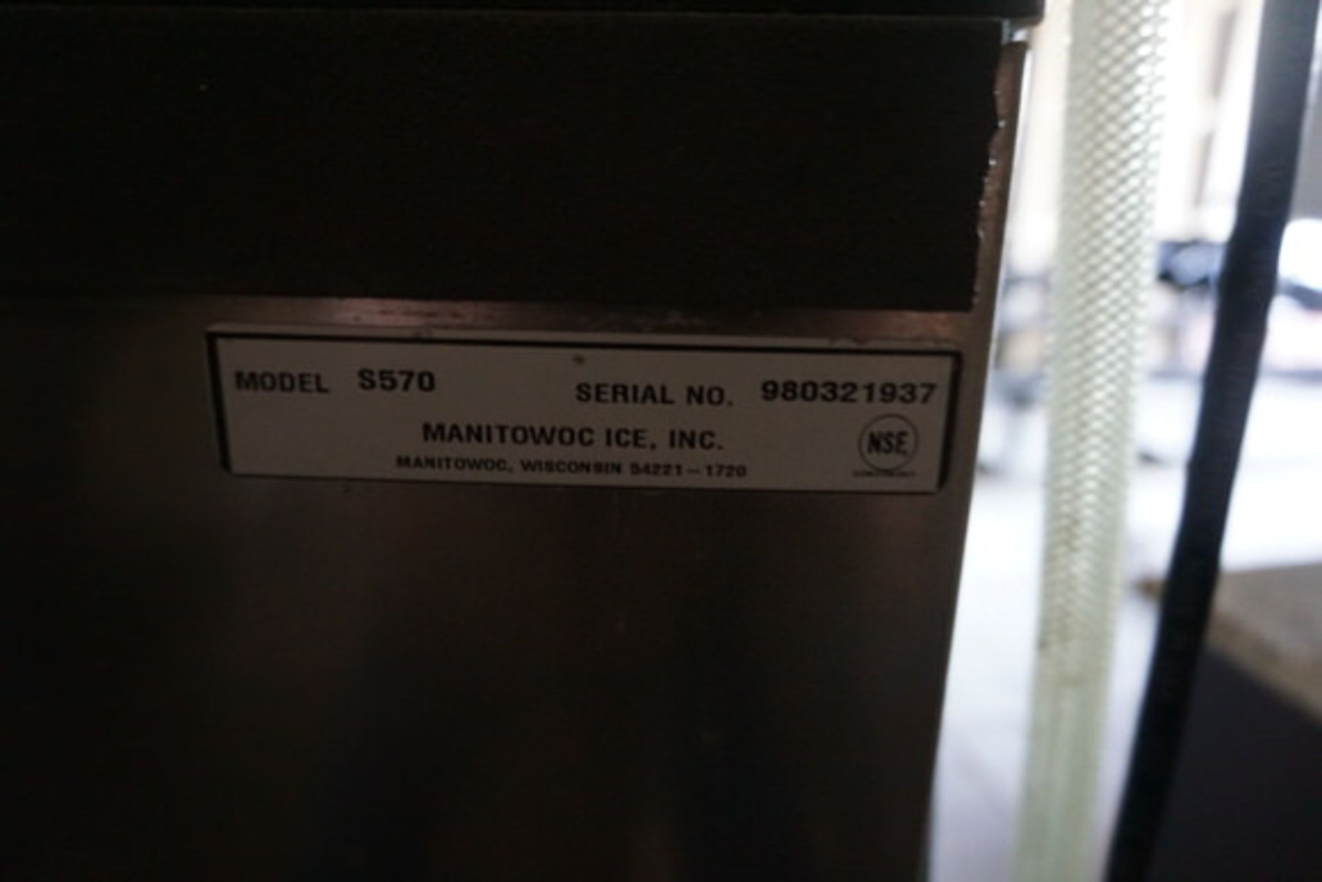 MANITOWE INC ICE MACHINE, MDL: S570 - Image 2 of 3