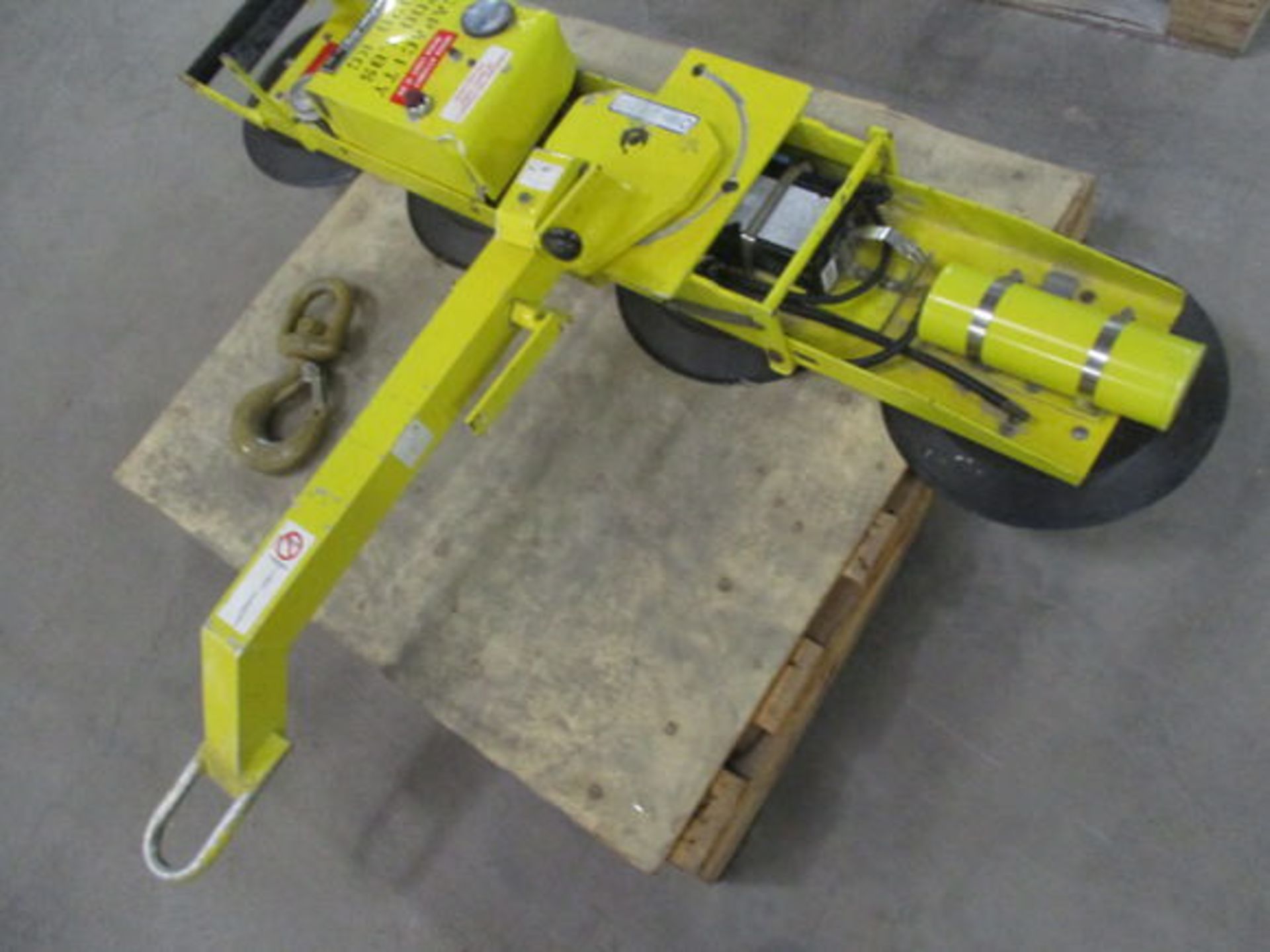 WOODS POWER GRIP 700 LB CAP LIFTING DEVICE - Image 2 of 4