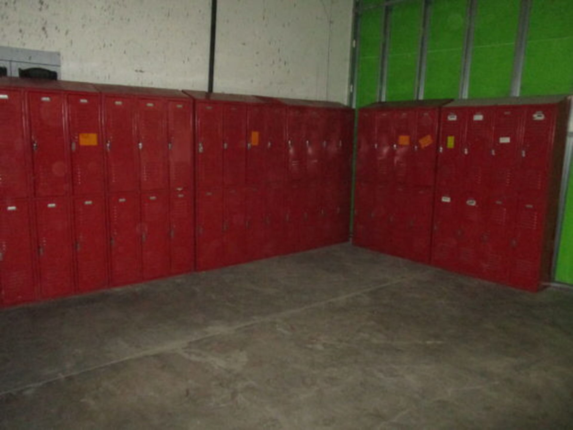 (6) SECTIONS EMPLOYEE LOCKERS