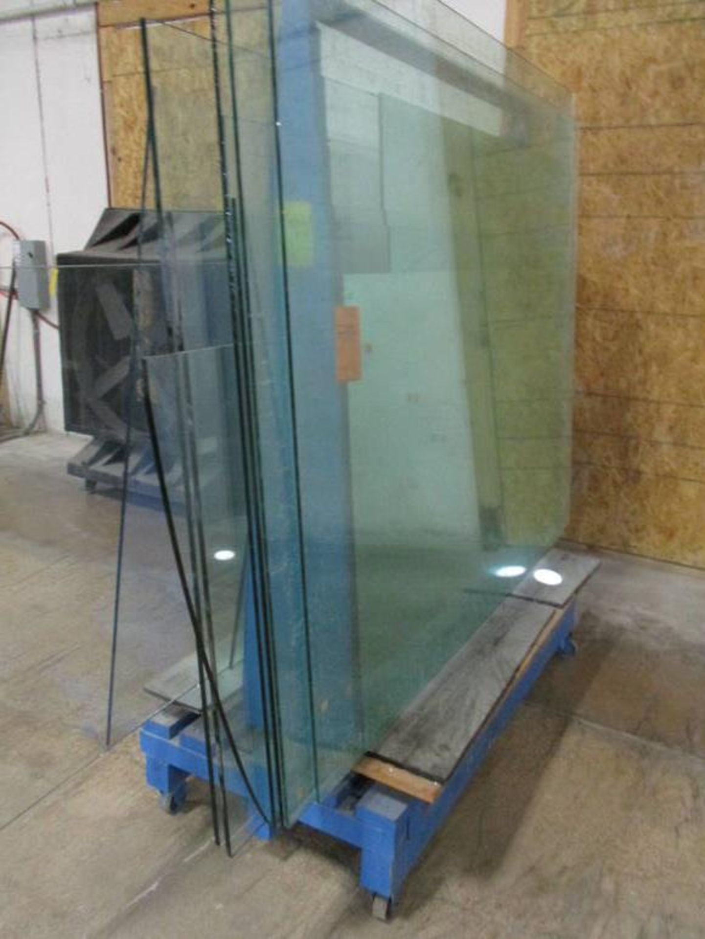 NEOLITH PORTABLE DOUBLE SIDED GLASS RACK, APPROX 4' X 6' 7' W/ (13) VARIOUS SIZE GLASS - Image 2 of 3