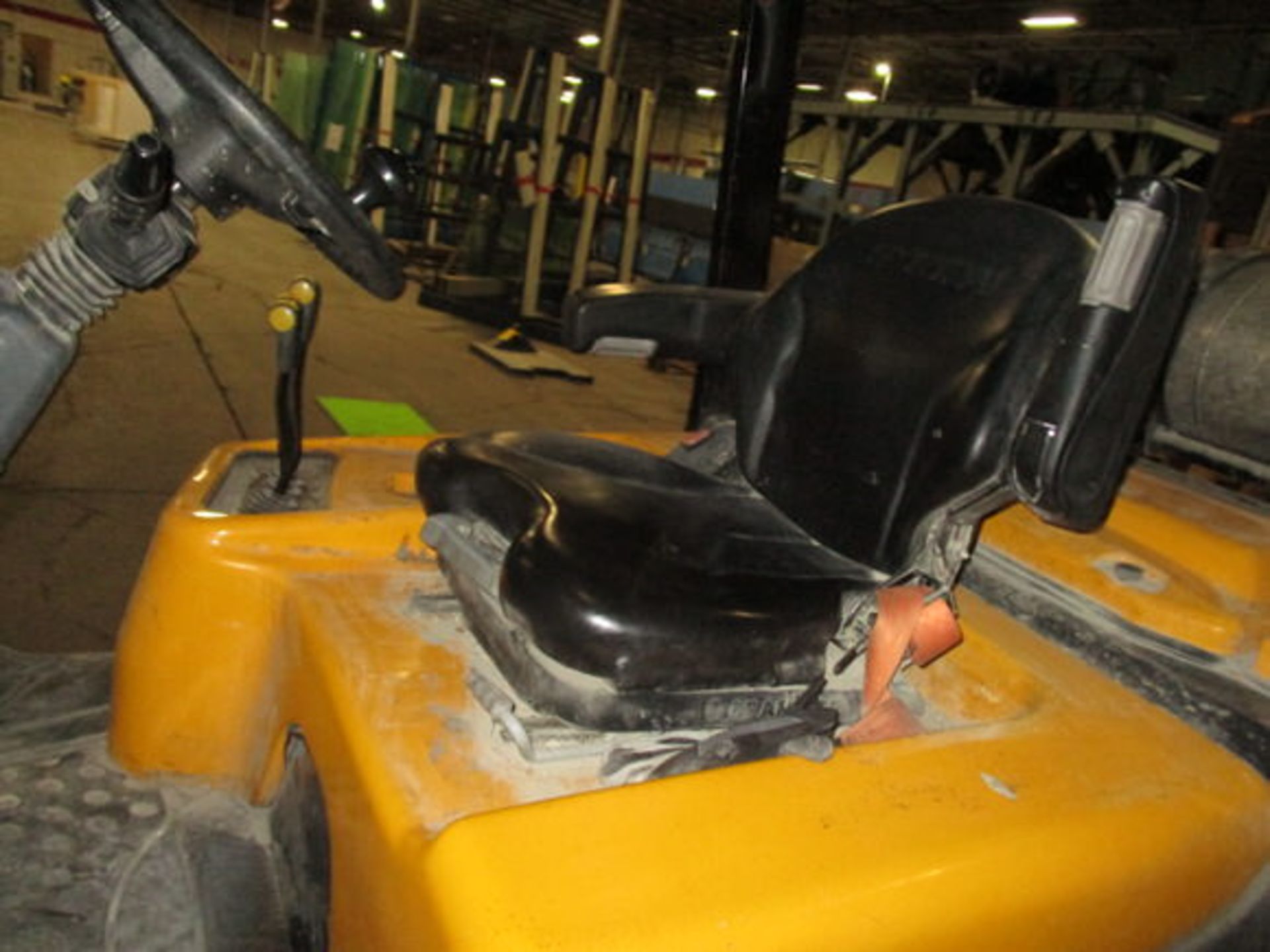 HYUNDAI 35L-7A FORKLIFT, 6,900 LB CAP, LP GAS, SIDE SHIFT, 2,290 HOURS SHOWN - Image 8 of 15