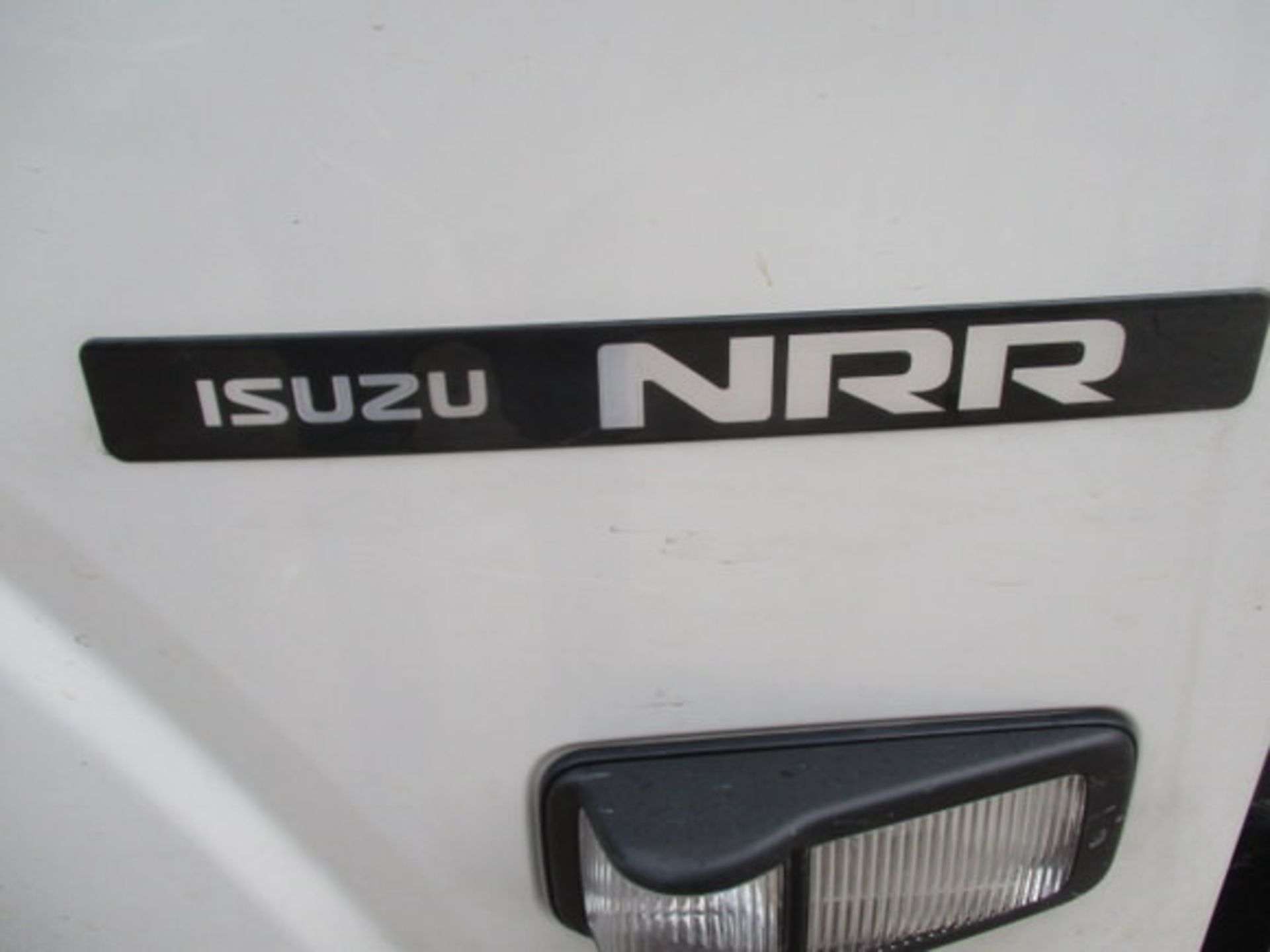 2022 ISUZU NRR GLASS TRUCK, GAS ENGINE, AUTO TRANS, AC, OD READS: 14,464 MILES, VIN: - Image 15 of 27