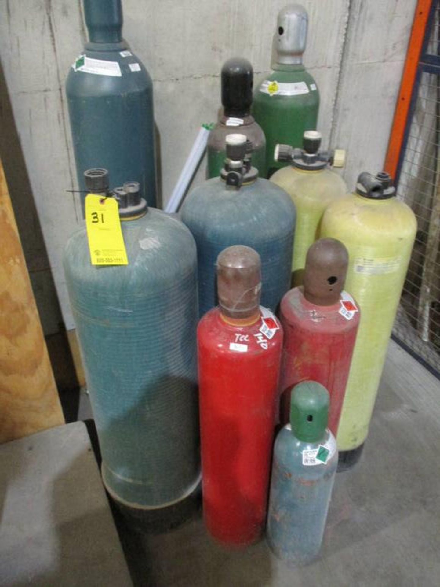 (11) ASSORT GAS CYLINDERS