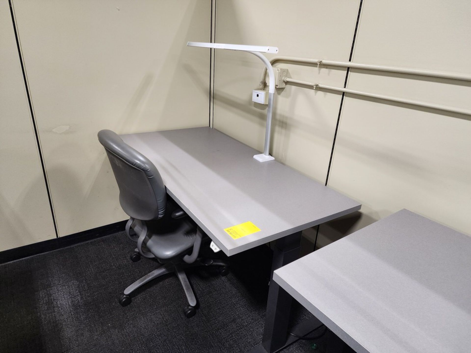 (4) Ele Work Stations W/ Chairs - Image 10 of 10