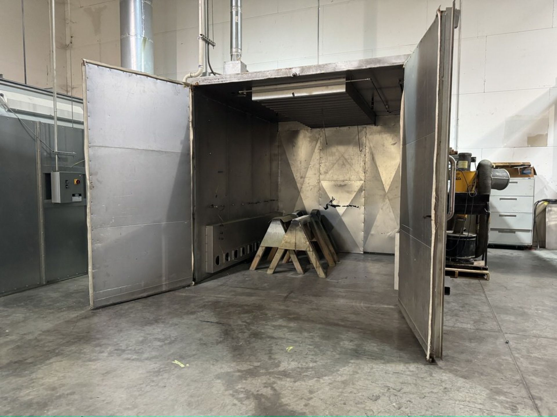 8' x 10' x 8'HT 500 Deg F Bake Oven