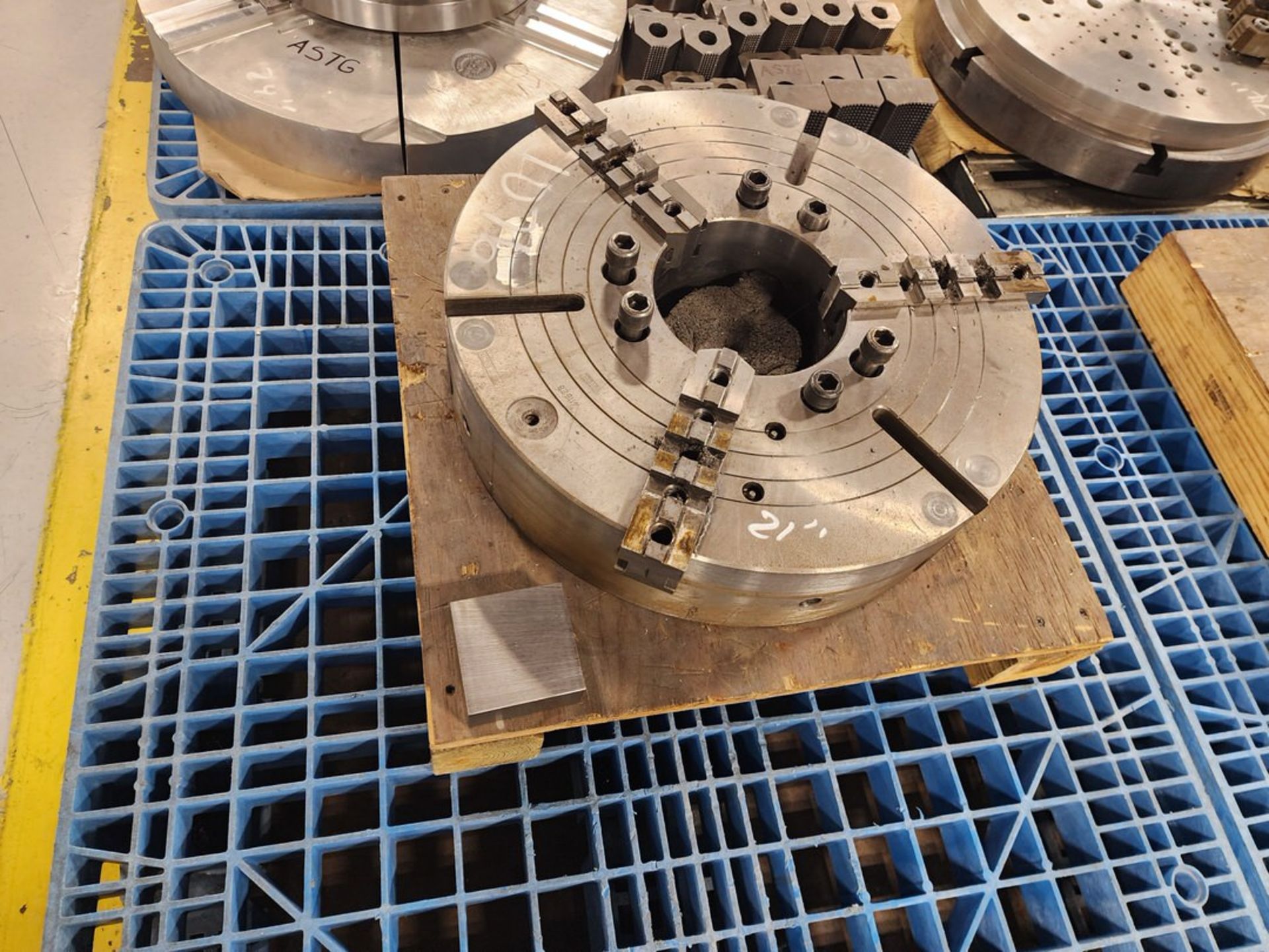 21" 3-Jaw Chuck - Image 3 of 4