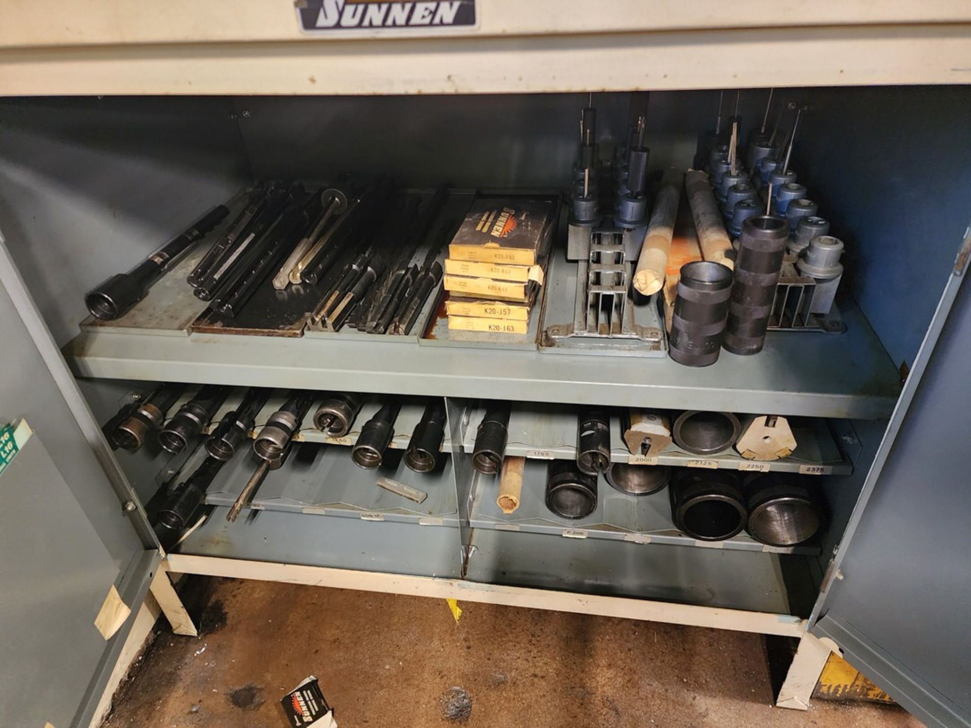 Sunnen MBB-1660 Precision Honing Machine W/ Tooling & Matl. Cabinet - Image 23 of 30