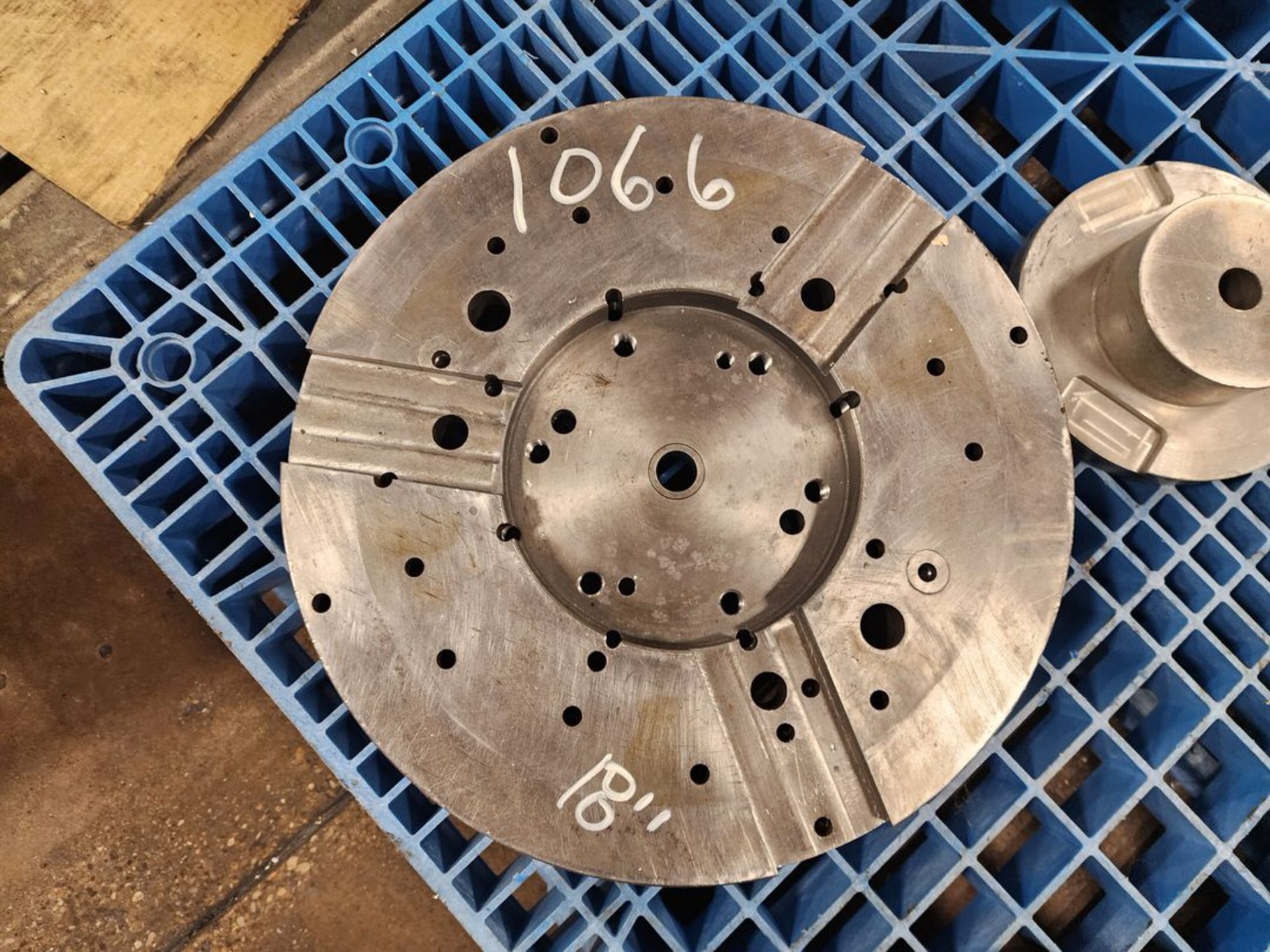 12-1/2" 3-Jaw Chuck W/ 18" 3-Jaw Plate - Bild 5 aus 5