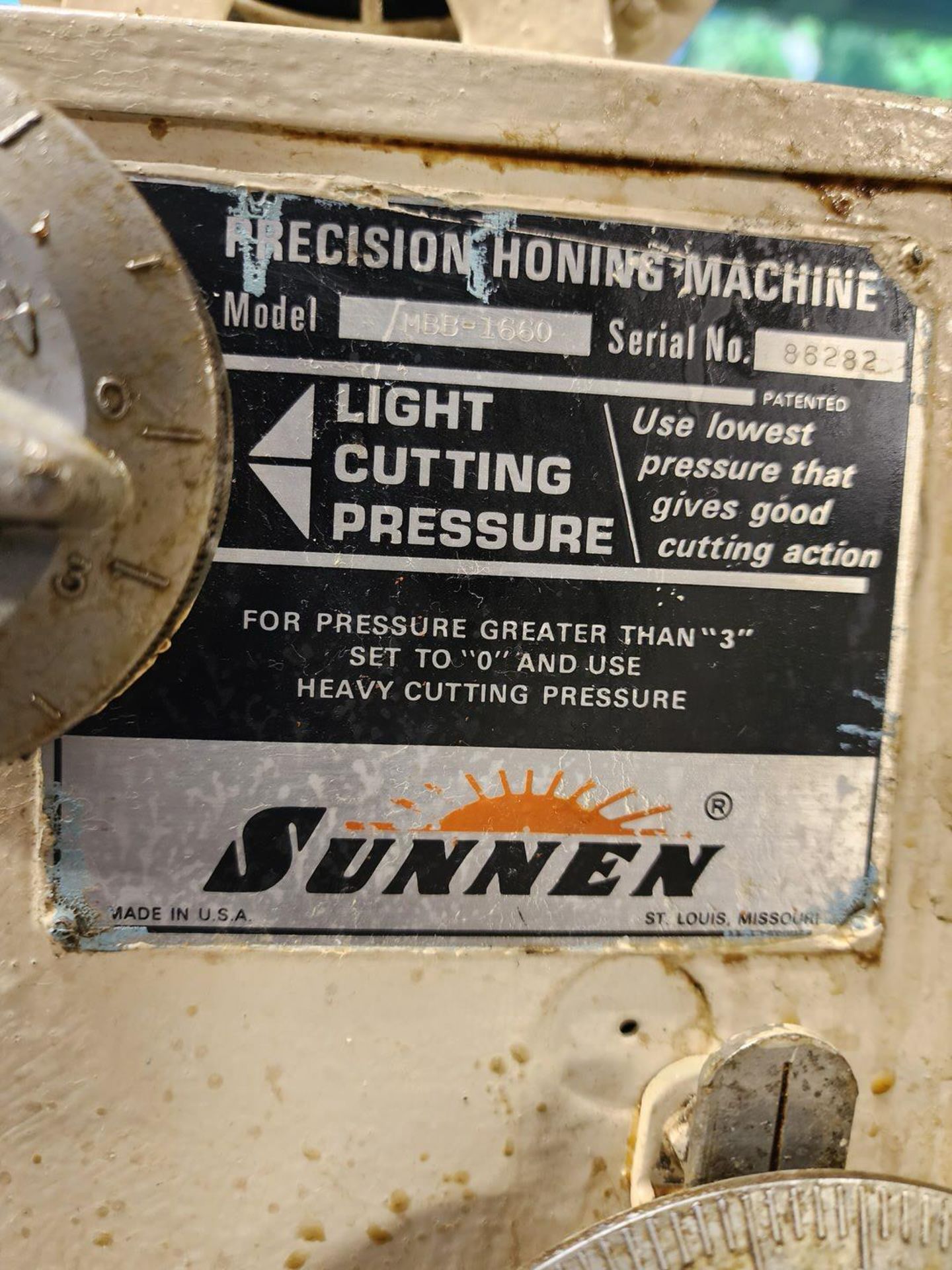 Sunnen MBB-1660 Precision Honing Machine W/ Tooling & Matl. Cabinet - Image 8 of 30