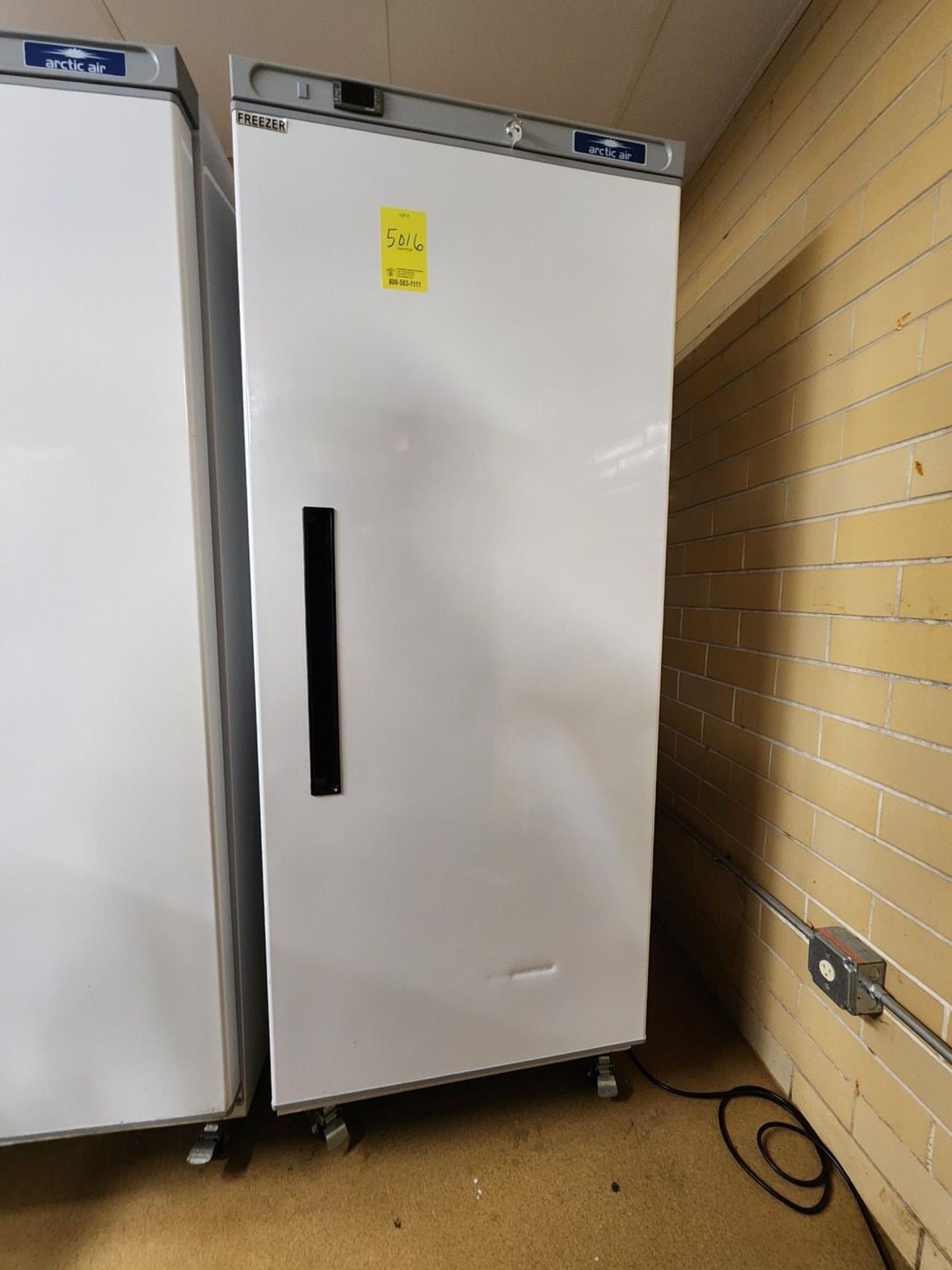 Arctic Air AWF25Z Commercial Freezer DP Psig: 360/160; R290, 7A, 115V - Image 2 of 5