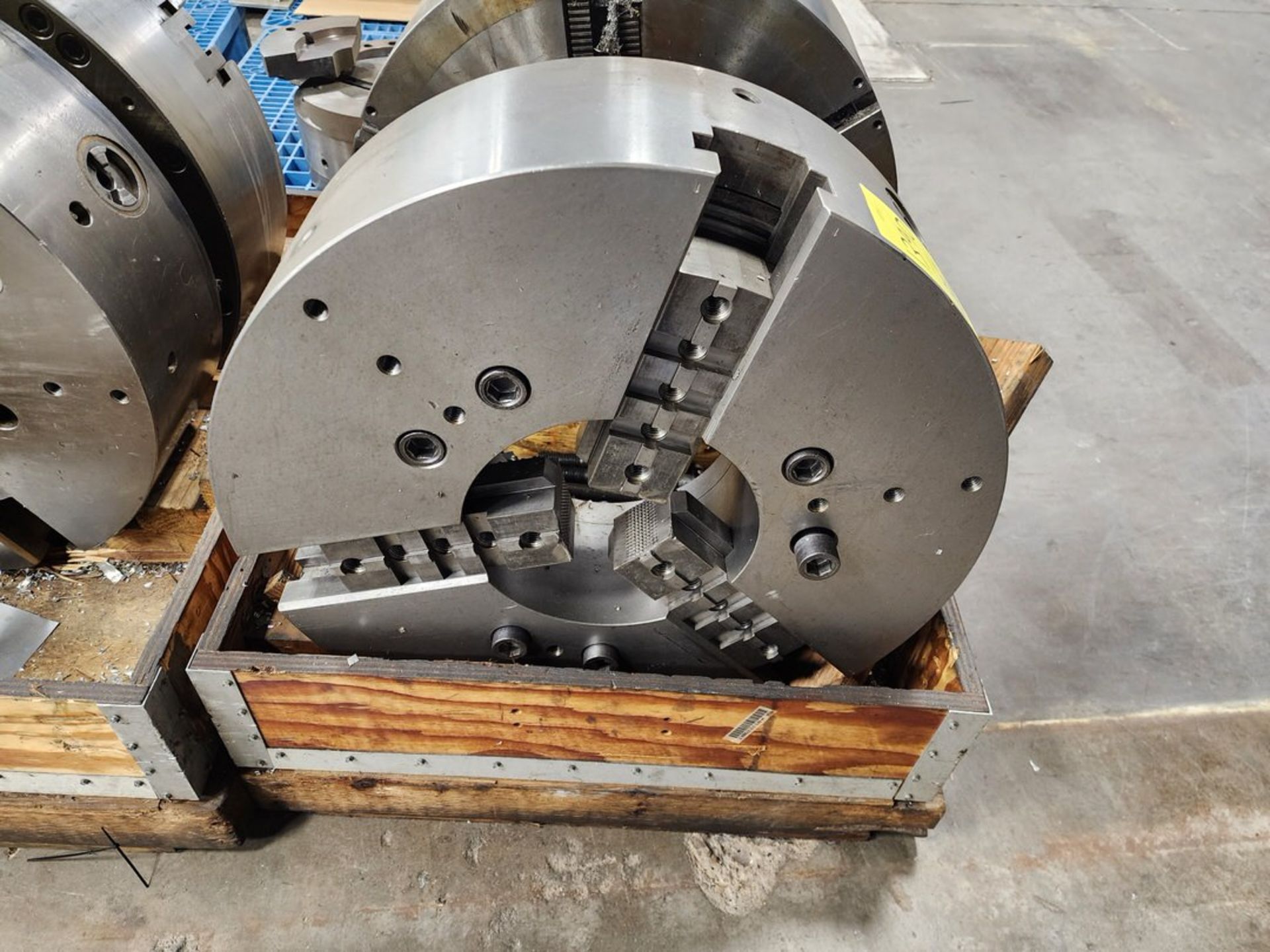 24" 3-Jaw Chuck For Doosan Lathe