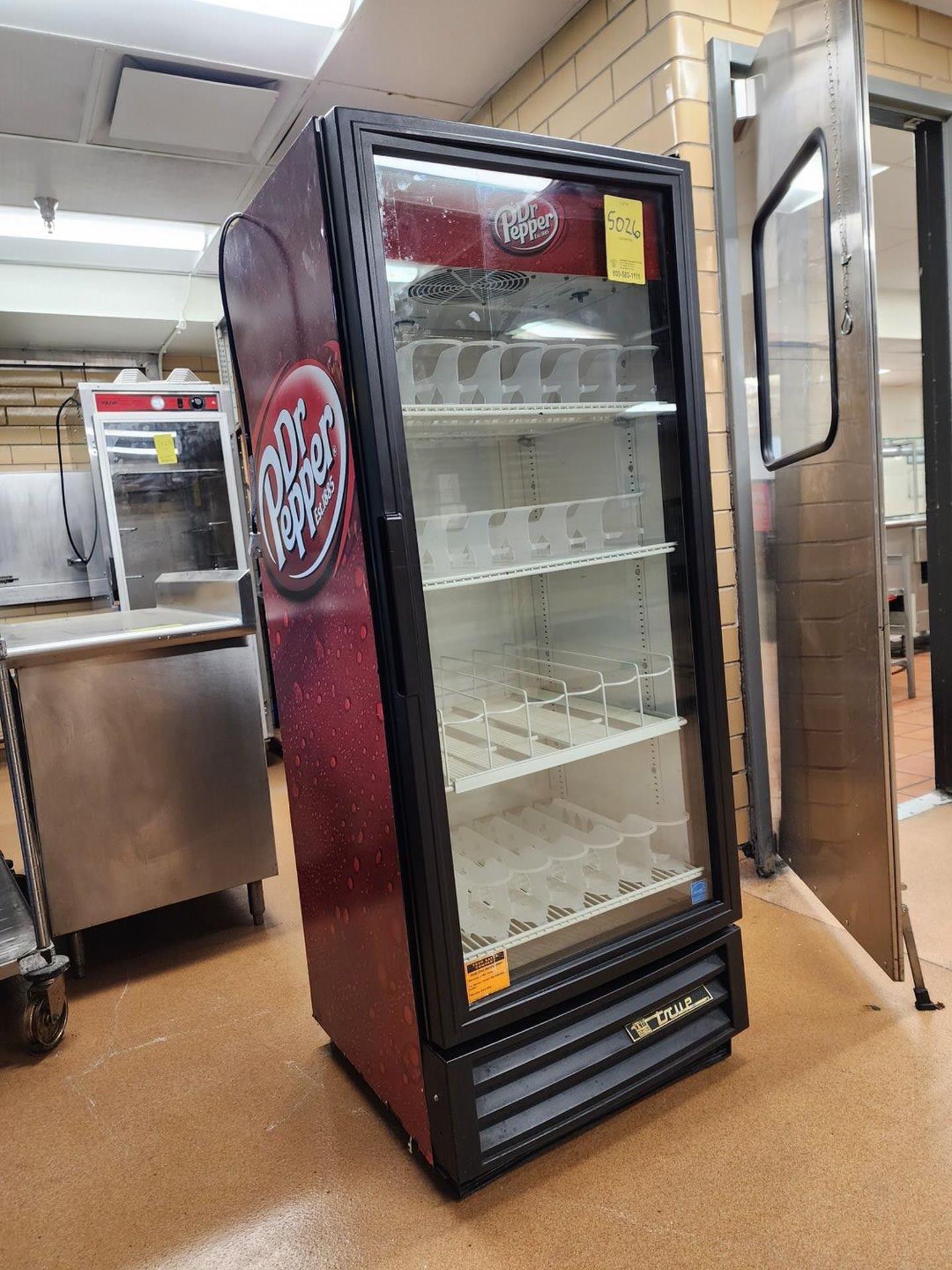 TRUE GDM-12 Soda Vending Machine 1/5HP, 115V, 4.4FLA, - Image 2 of 3