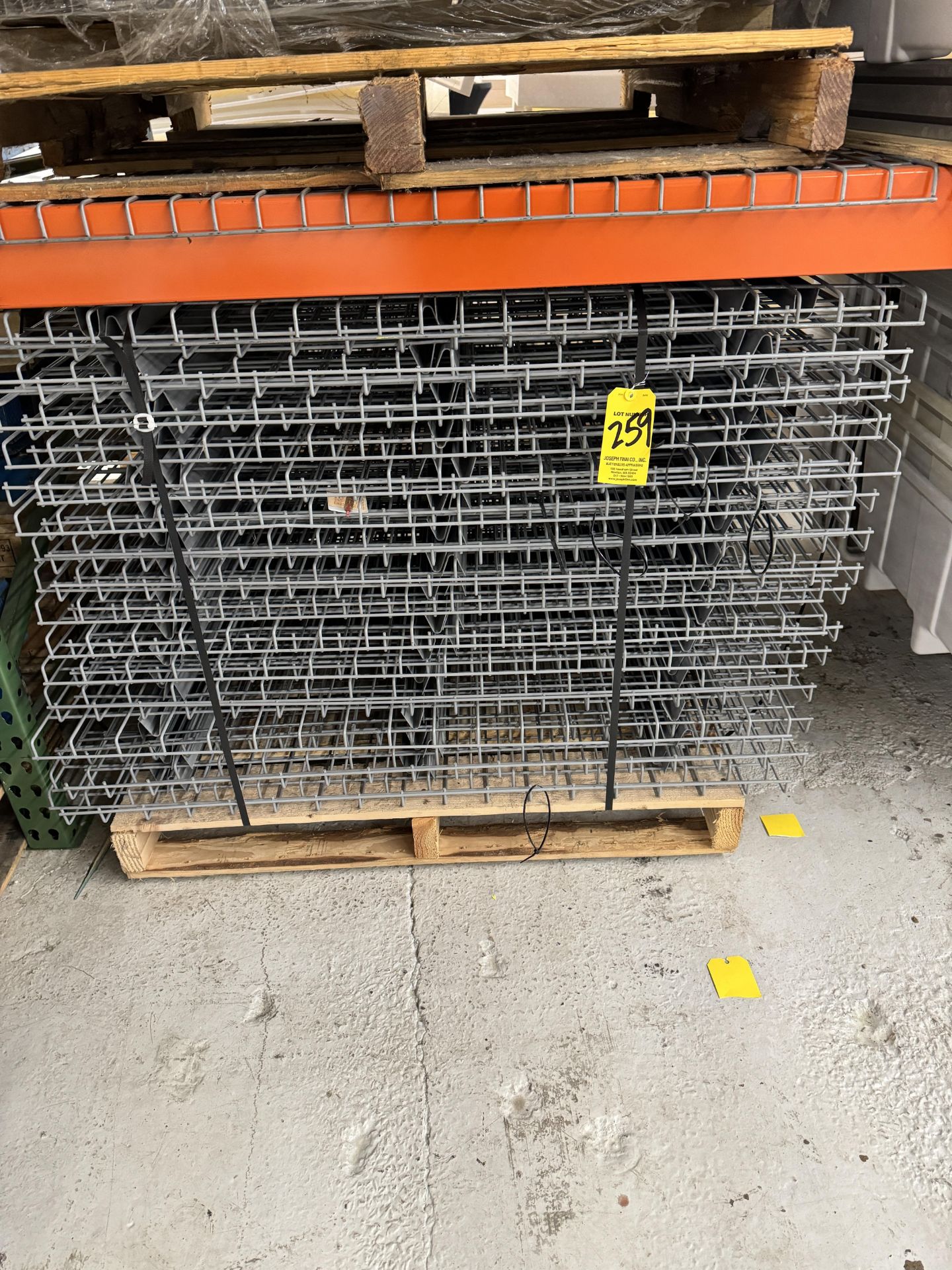 (1) Pallet of 4' x 4' Wire Decking