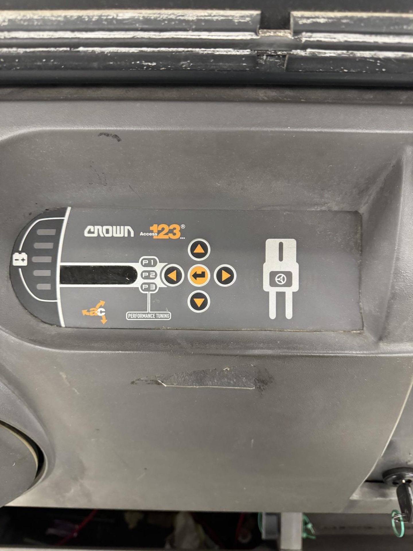 Crown 3500 SP Series SP3050-30 Stand on Forklift s/n 1A337965, BCI Charger - Image 3 of 13