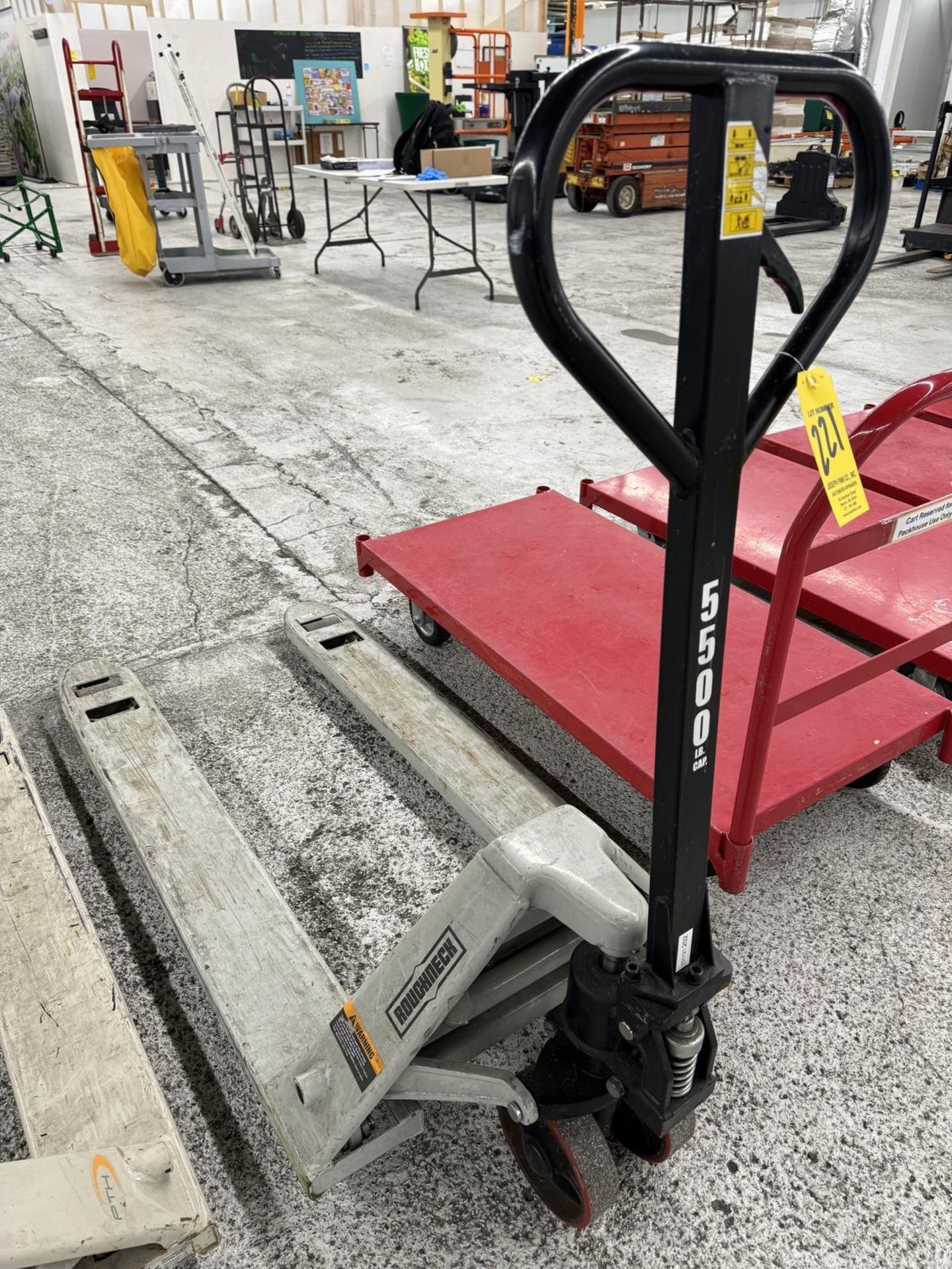 Roughneck 5,500# Pallet Jack