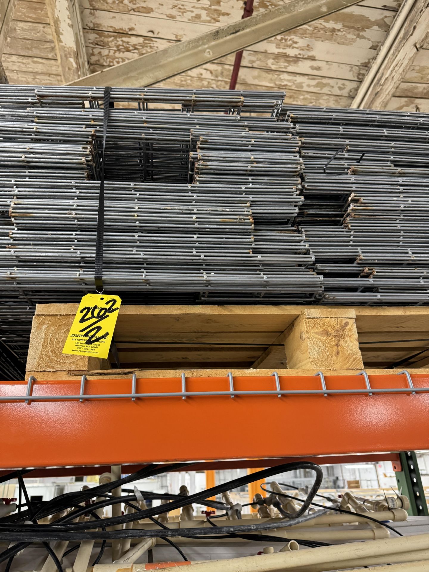 (1) Pallet of 4' x 4' Wire Decking - Image 2 of 3
