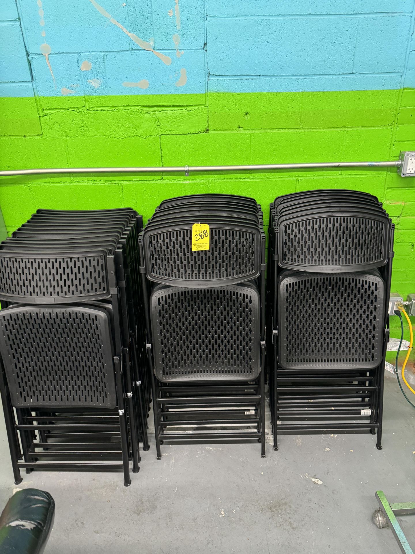 LOT Asst. 2-Door Supply Cabinets, Tables, Folding Chairs, Garment Racks, Husky Oak Top Table, - Bild 4 aus 10