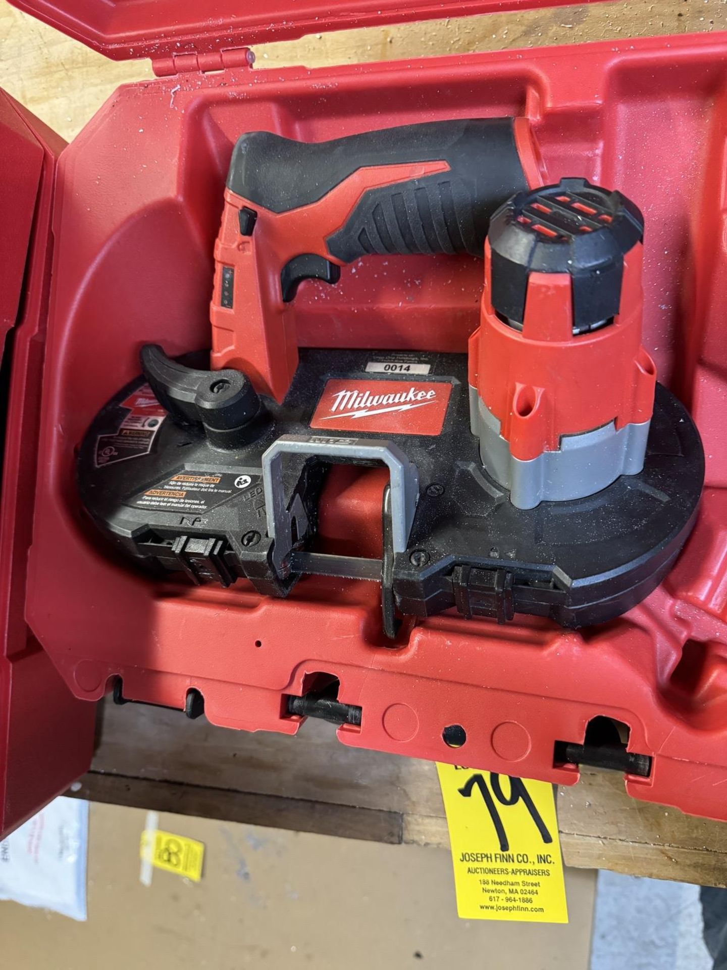 Scie à Ruban Milwaukee 2429-20 (occasion) Avec Chargeur, Sans Batterie