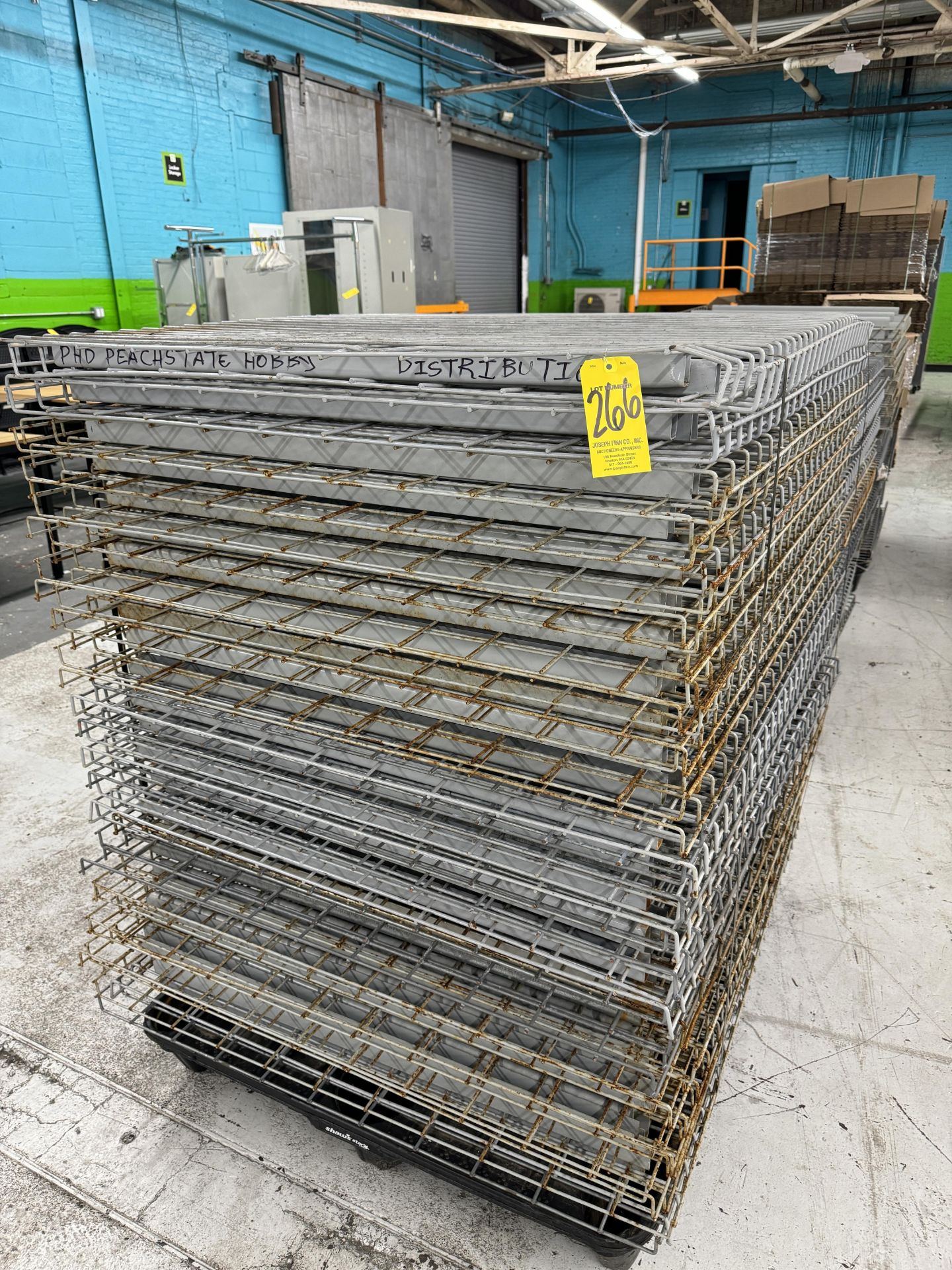 (1) Pallet of 4' x 4' Wire Decking