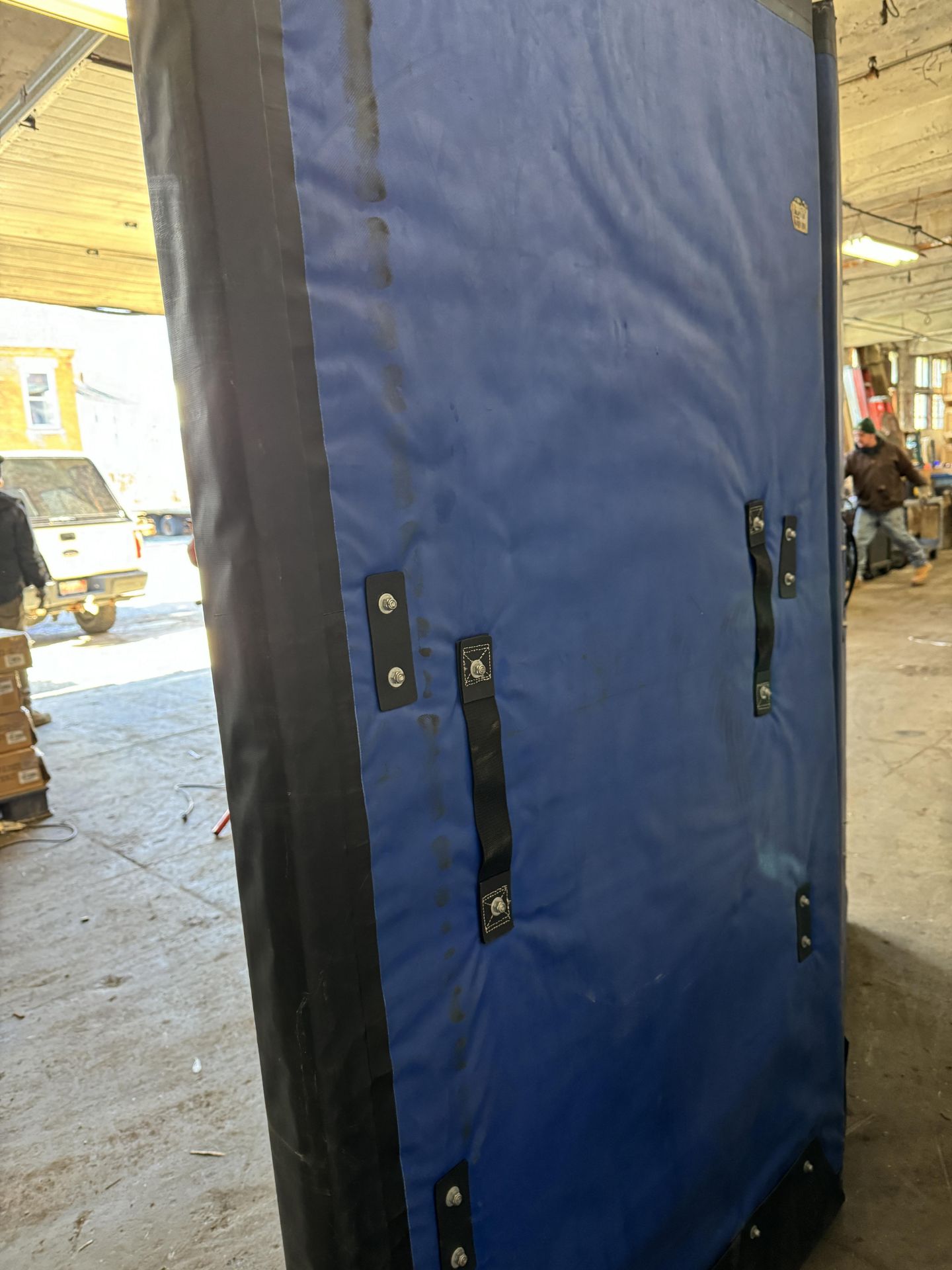 (1) Skinny Buns Insulated Bulkhead for Refrigerated Trucks, (2) Panel, 82" H x 44" W Per Panel - Bild 5 aus 6