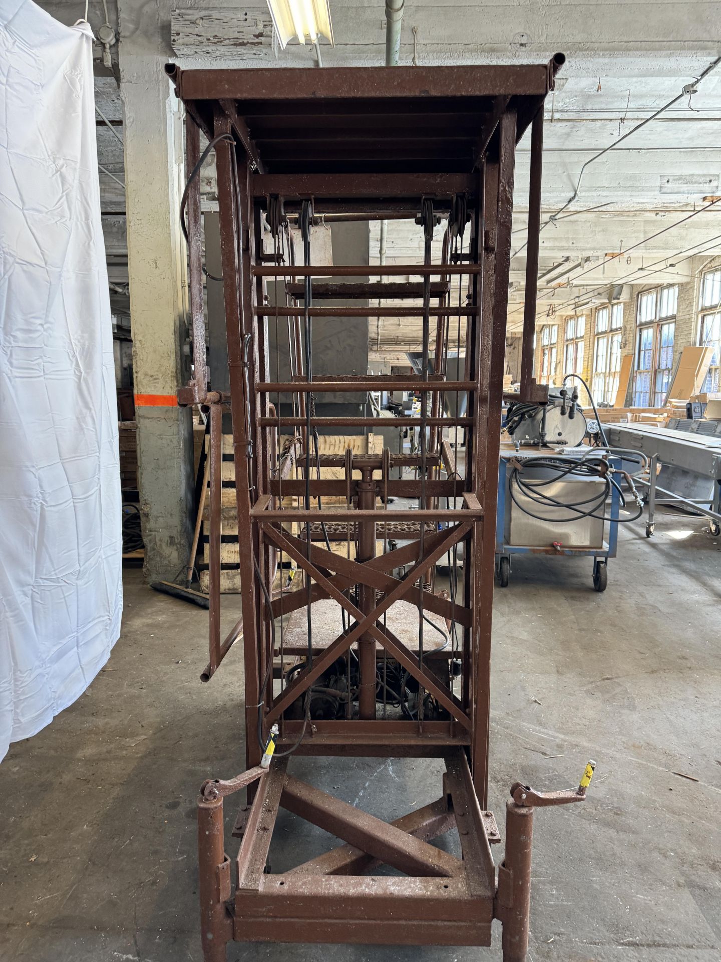 (1) Port. 6-Step Electric Man Lift, 5,500 Lb. Cap. - Image 4 of 5