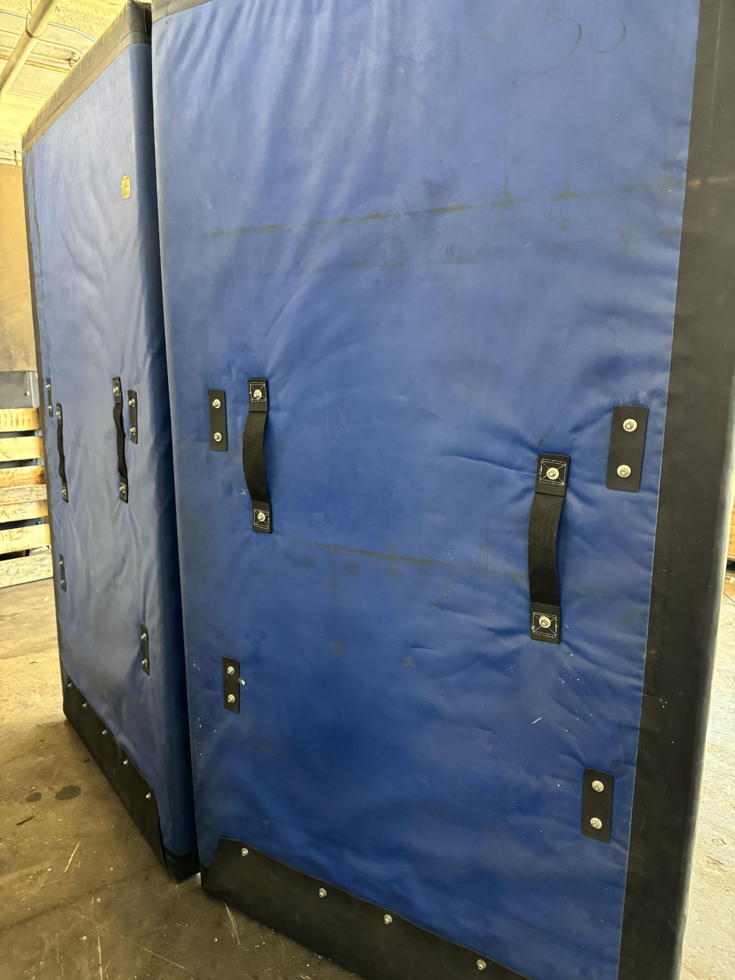 (1) Skinny Buns Insulated Bulkhead for Refrigerated Trucks, (2) Panel, 82" H x 44" W Per Panel - Bild 4 aus 6