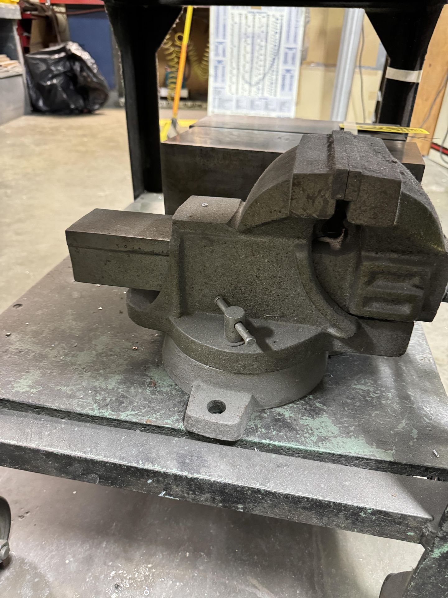 (1) 6" Vise