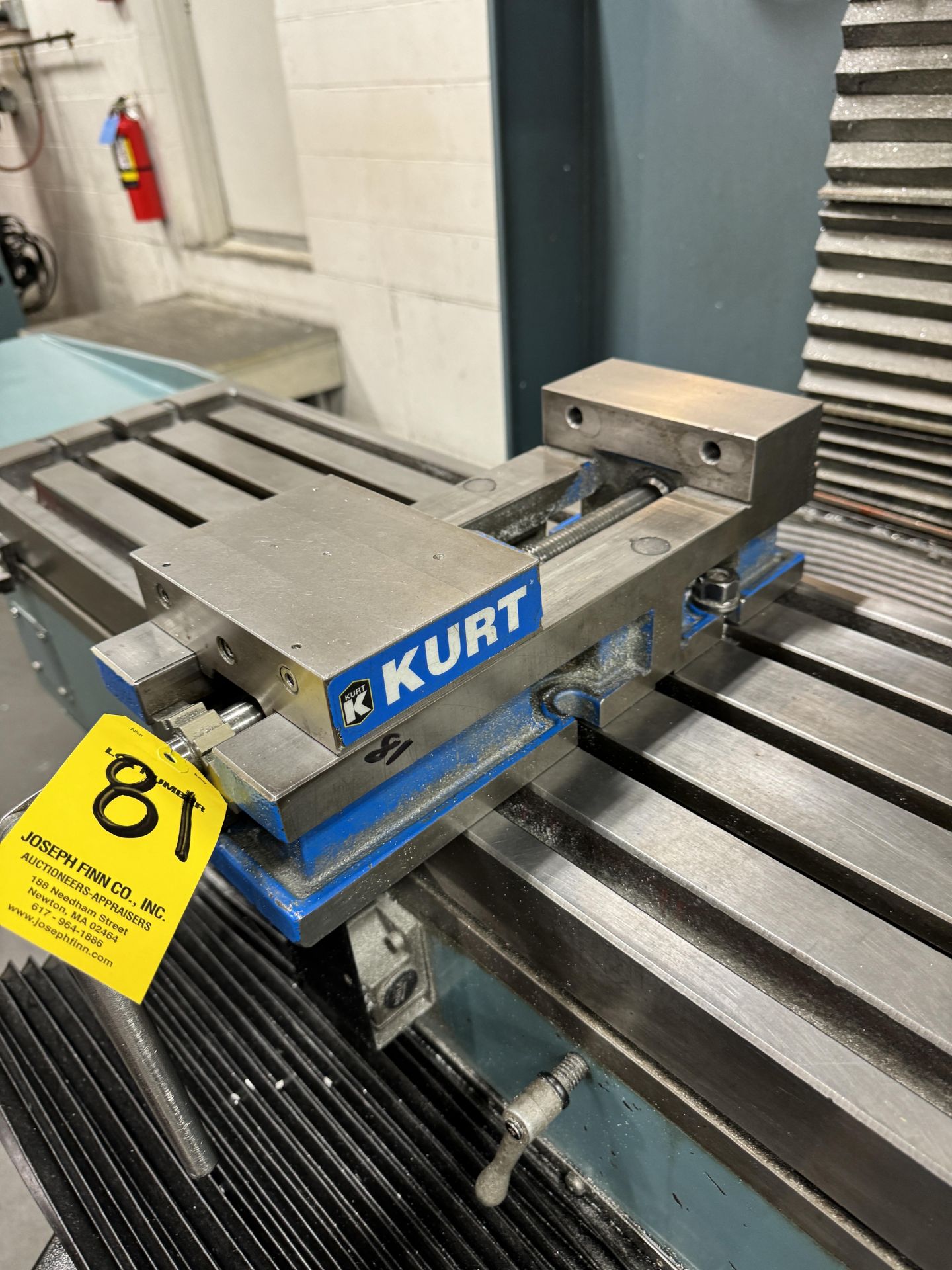 (1) Kurt 6" Machine Vise