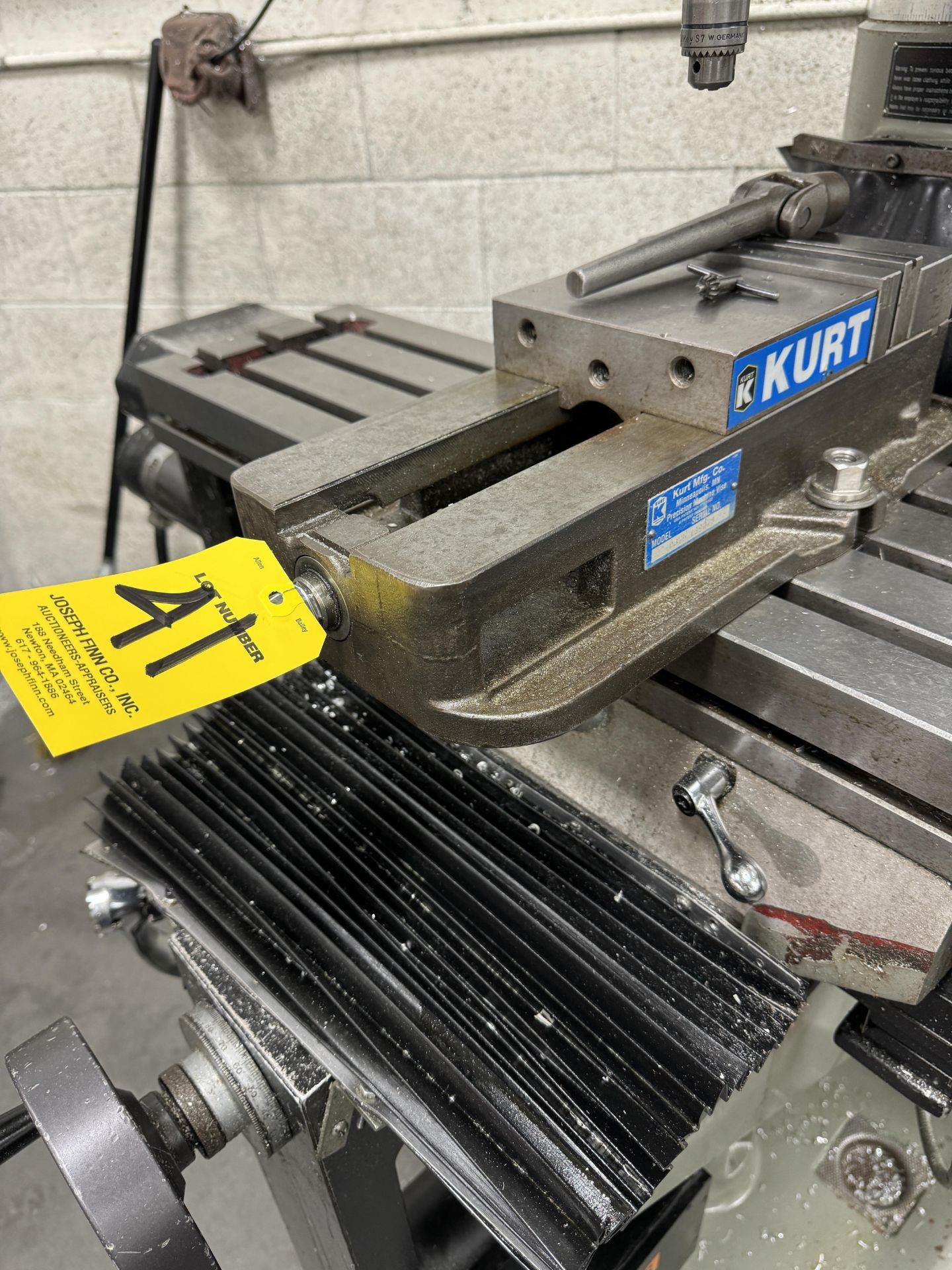 (1) Kurt 6" Machine Vise