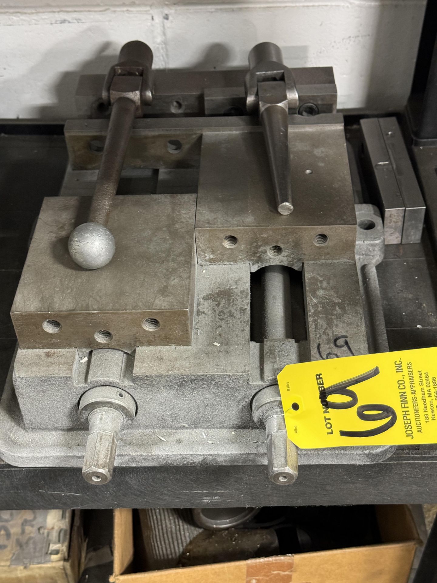 (1) 4" Double Vise