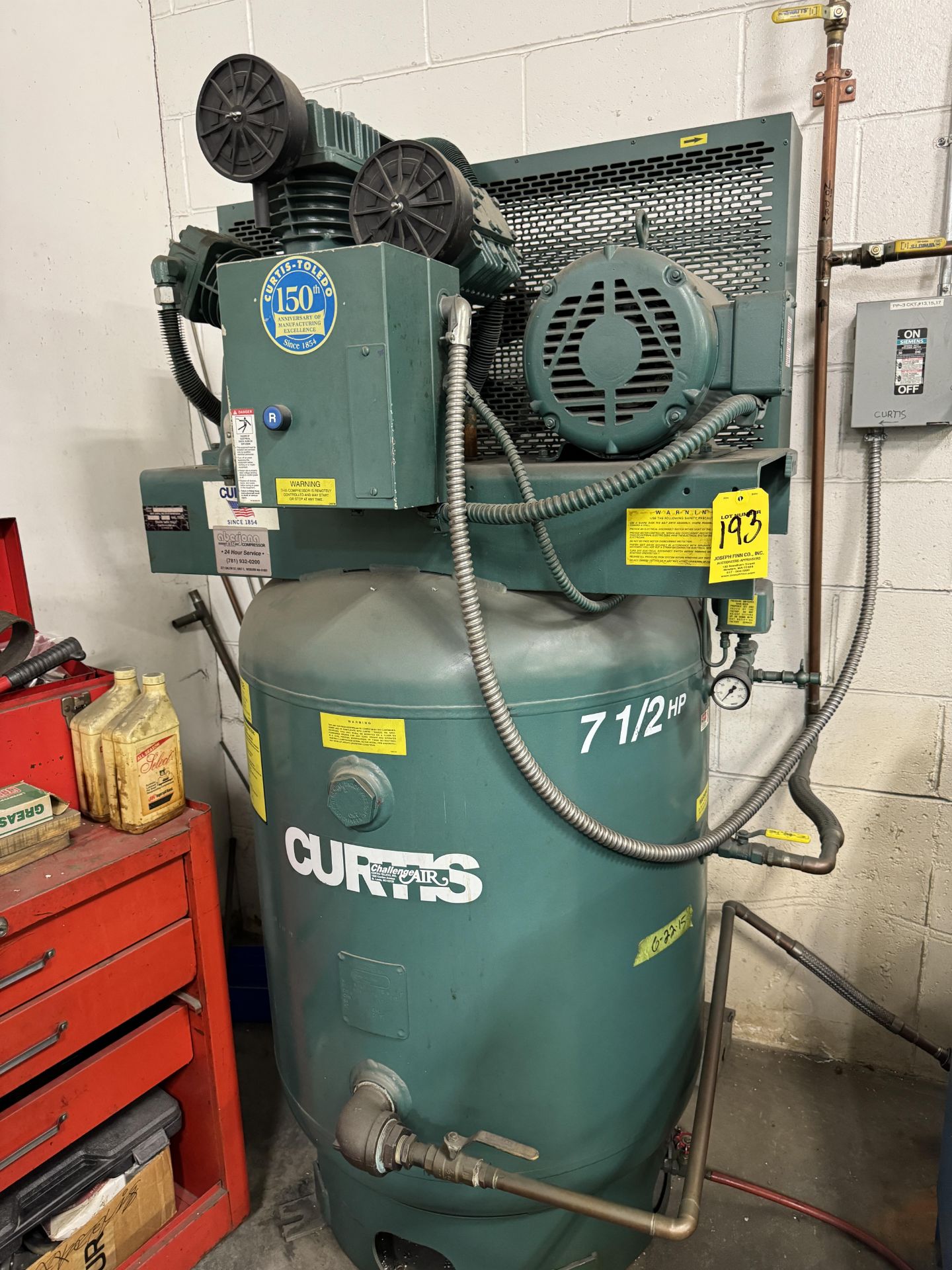 (1) Curtis Model 7VT12-A9 Mass Vertical Tank Mounted Air Compressor, 7.5", 120 Gal. Tank