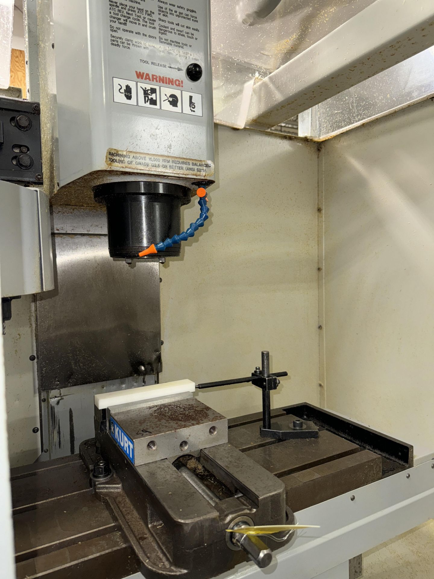 (1) 2005 Haas Super Mini Mill s/n 39807, Travels: 16" x 12" x 10", Cat-40 Taper, 10,000 RPM, 10 - Bild 8 aus 9