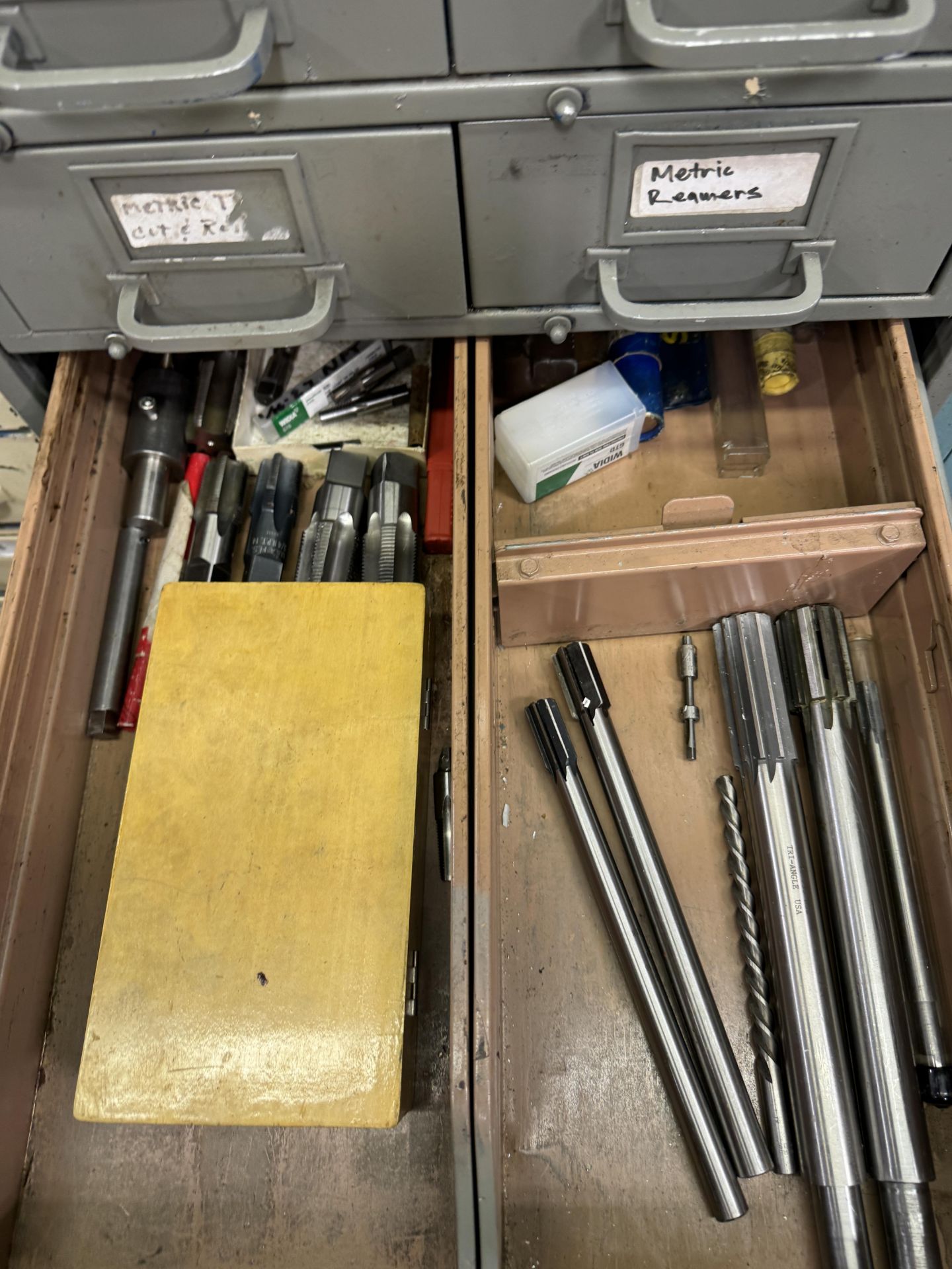 (1) 11-Drawer Parts Cabinet w/ End Mills, Center Mills, Boring Mills, Reamers, Long Drills - Image 5 of 6