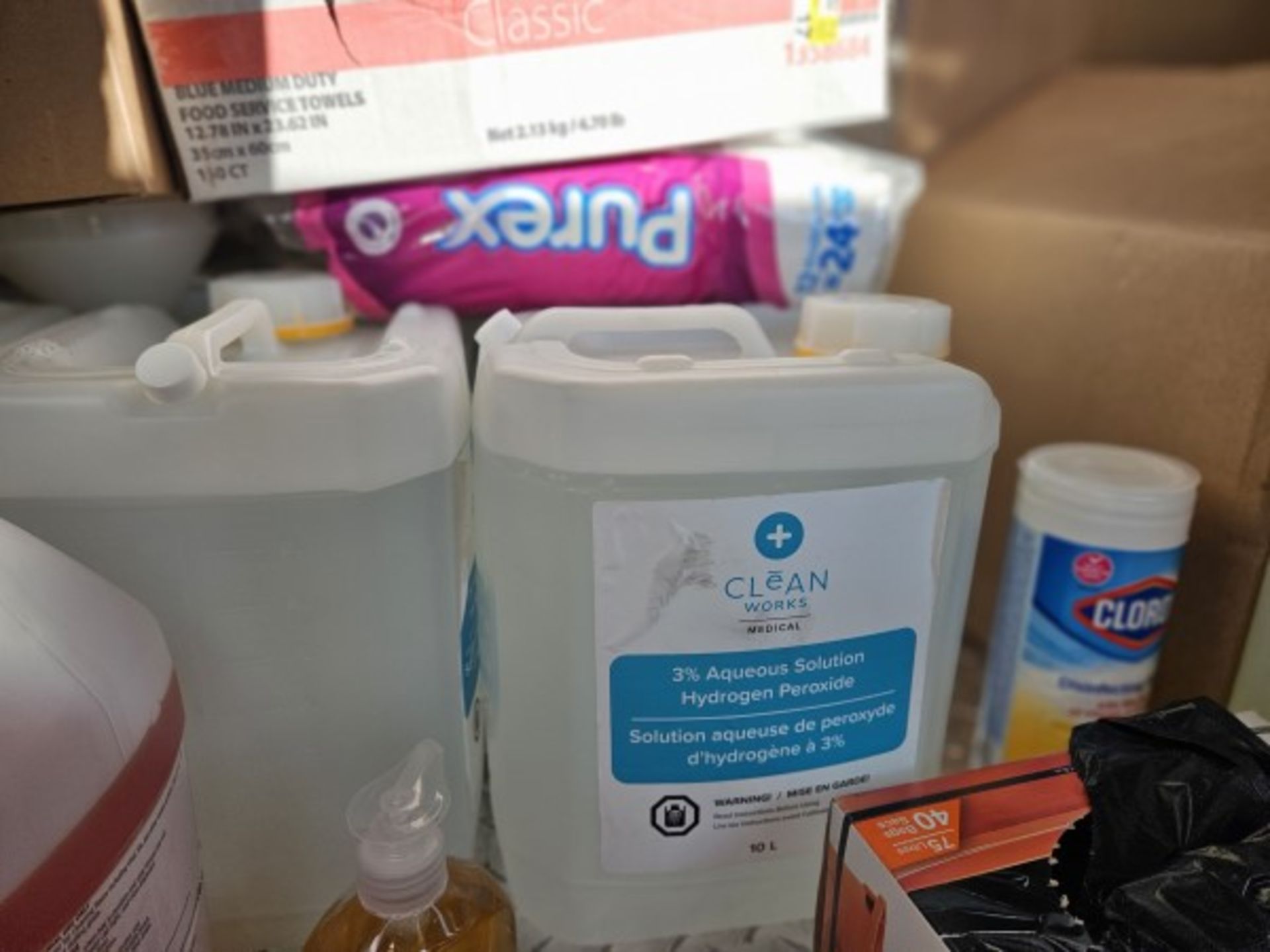 LOT OF ASSORTED CLEANING SUPPLIES AND SANITIZING PRODUCT See terms in full description. - Image 4 of 6