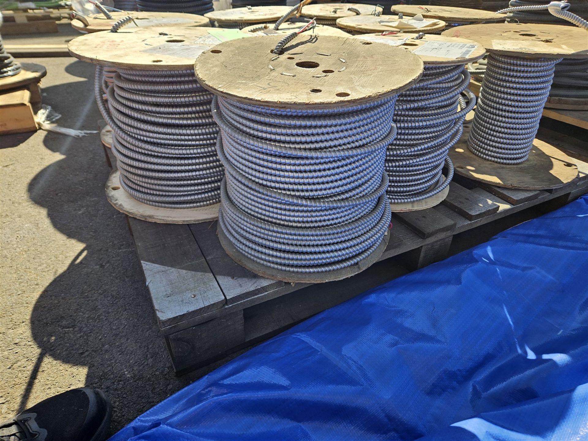 PALLET OF 10 REELS OF ARMOURED CABLE - COPPER - Image 3 of 10